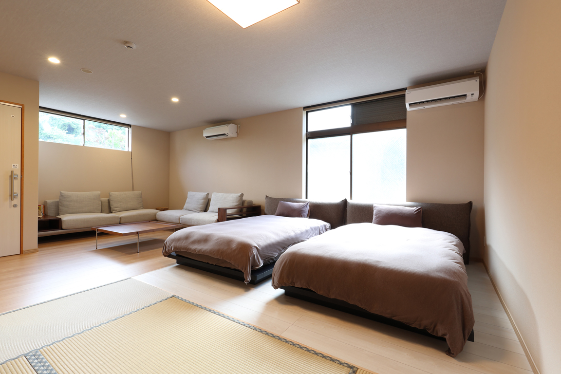 【ファミリー和洋室】バリアフリーなのでご年配の方や小さなお子様も安心。車いすも入れます。