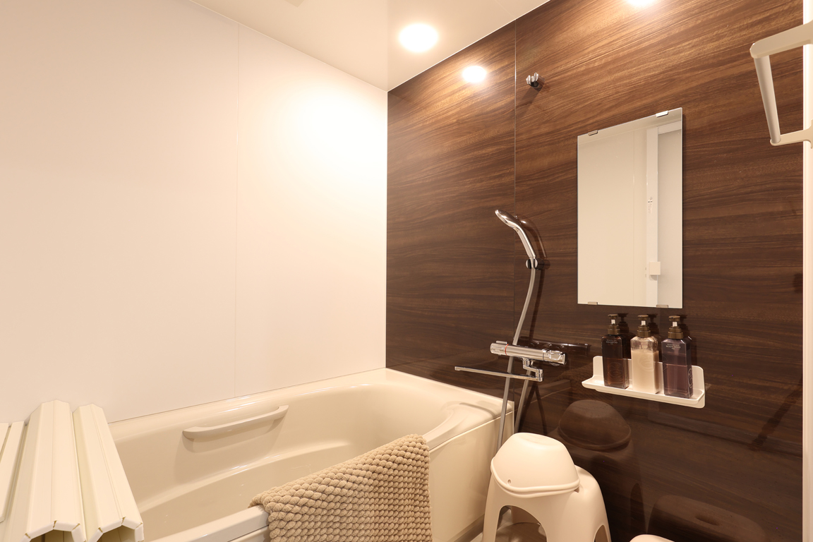 【悠久の季オーシャンスイート】お部屋に大きなバスタブのお風呂を備えています。