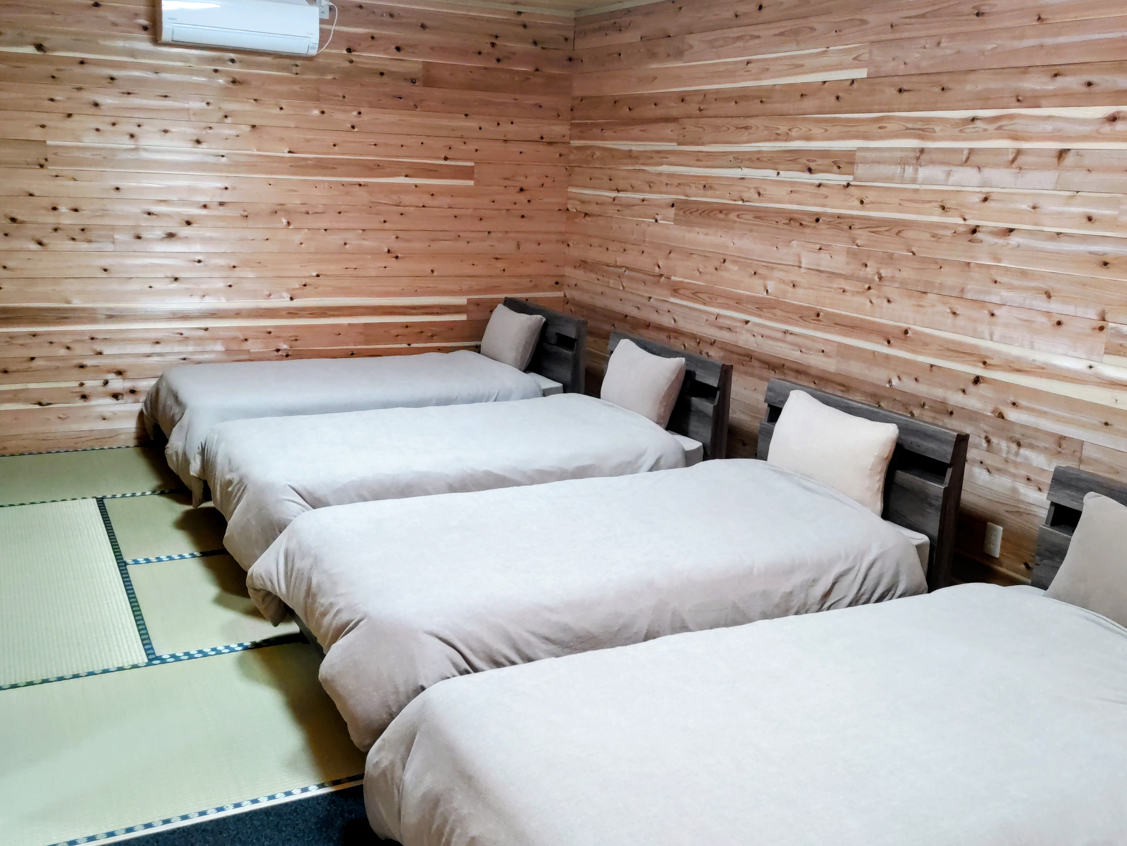 【グループルーム・別邸きわど庵】《ほしあかり》2つある和洋室の一つ（手前のお部屋）