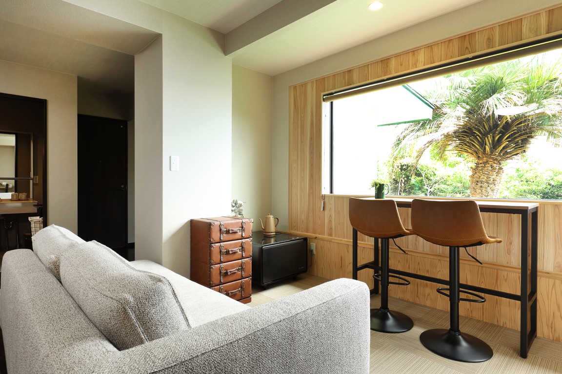 【悠久の季オーシャンスイート】インナーテラスで海を眺めながら優雅なひとときを。