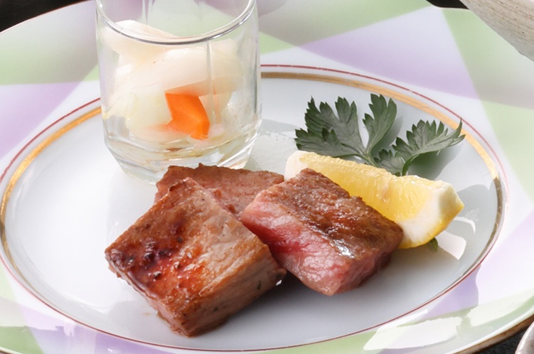 【ご夕食一例】やまぐちブランド黒毛和牛－燦（きらめき）のステーキ