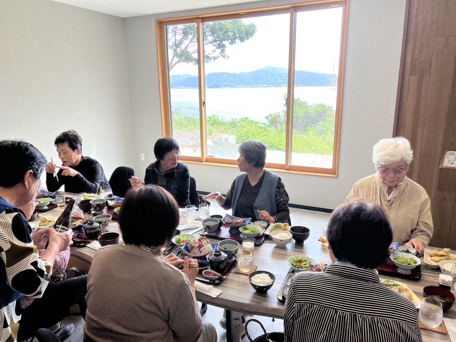 【旬菜料理きなみ】海の見えるレストランです。ご予算に応じた各種コースや宴会にも