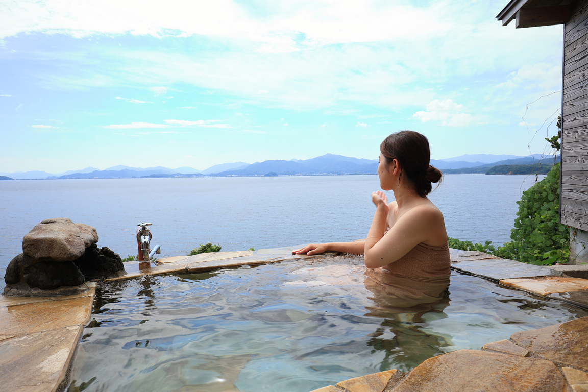 【サザエの湯／オーシャンビュー貸切展望露天風呂】贅沢なかけ流しの「サザエの湯」