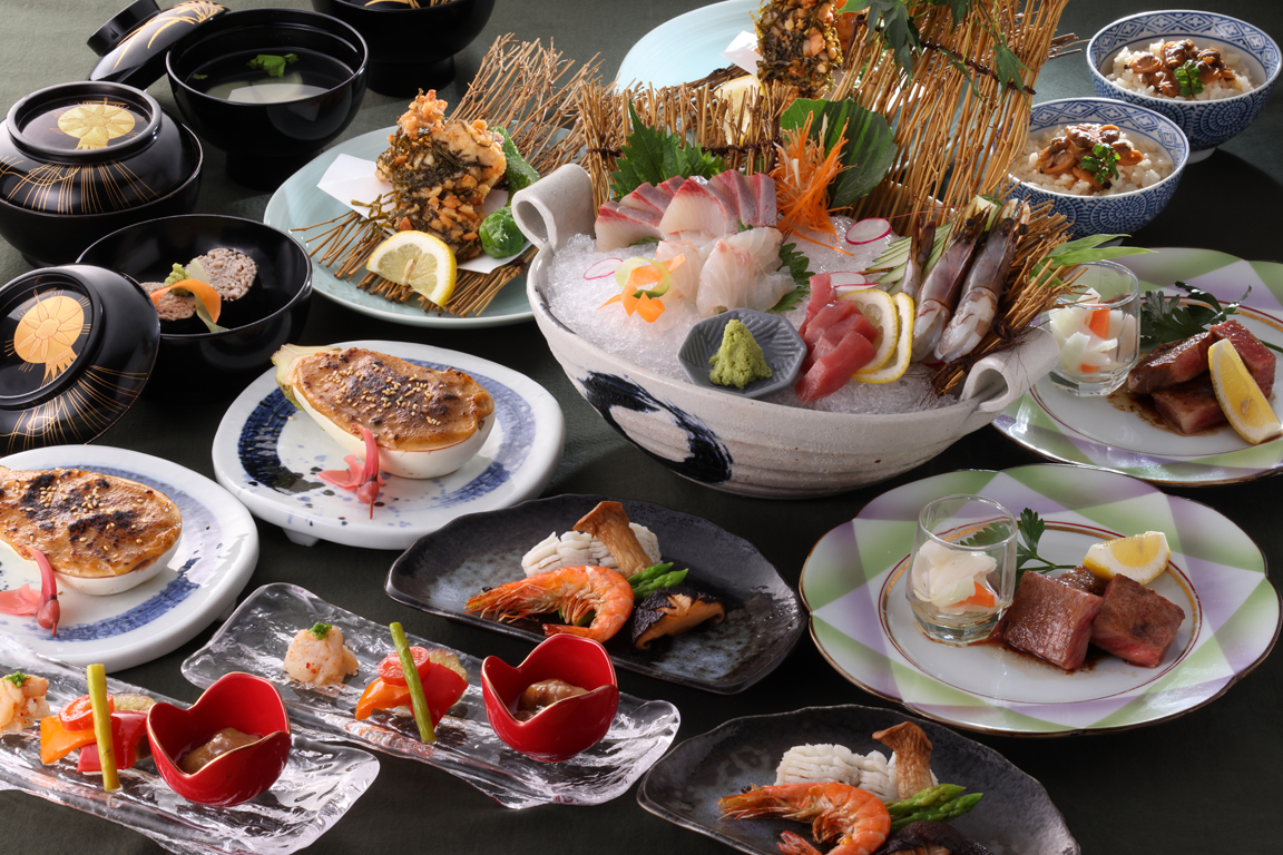 悠久懐石イメージ：海に寄り添う当館ならではの新鮮な食材と、地元の旬の旨味を凝縮した懐石料理。