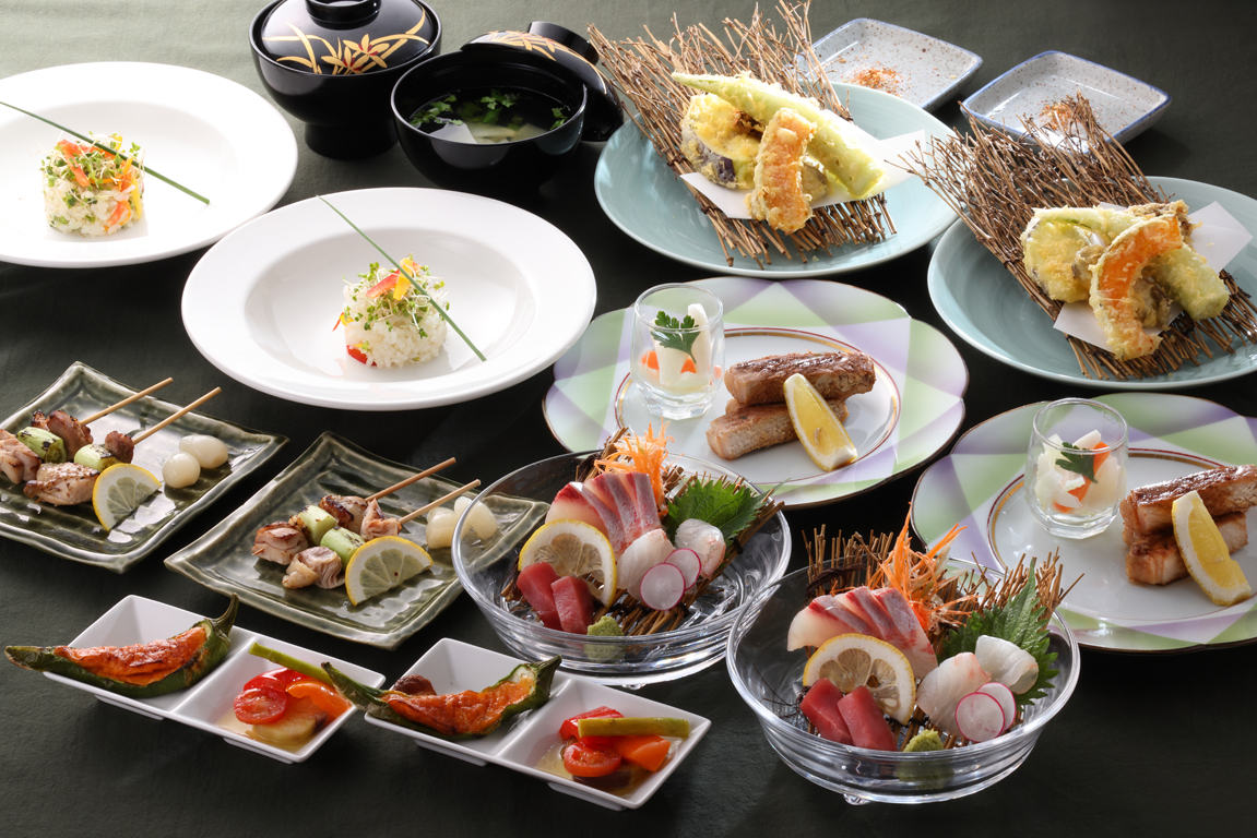 潮音懐石イメージ：海の恵みと地元の旬を活かした懐石料理を作り置きせず一品ずつ丁寧に仕上げております。