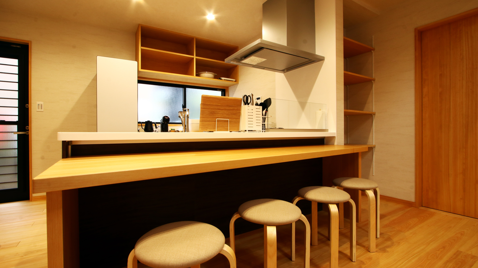 バーカウンター◆4席ございます*