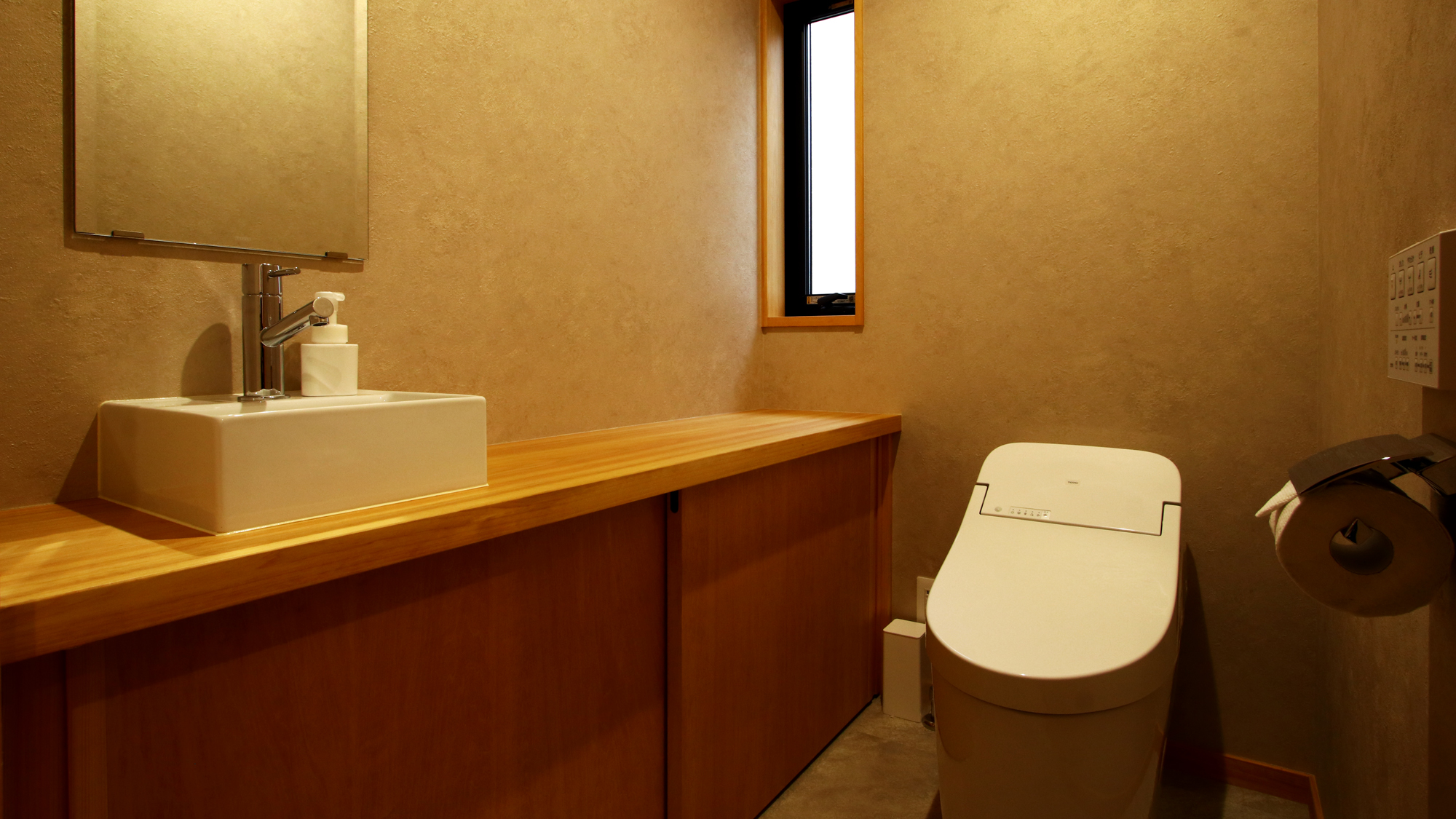 お手洗い◆ウォシュレット付トイレと洗面の広い空間*