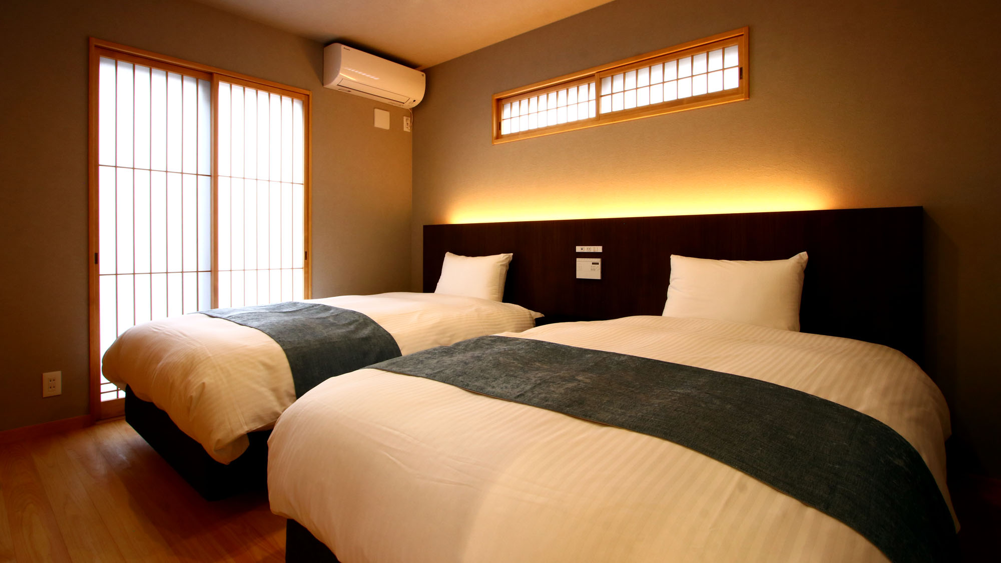 和室6畳◆シモンズのセミダブルベッドが2台ございます*