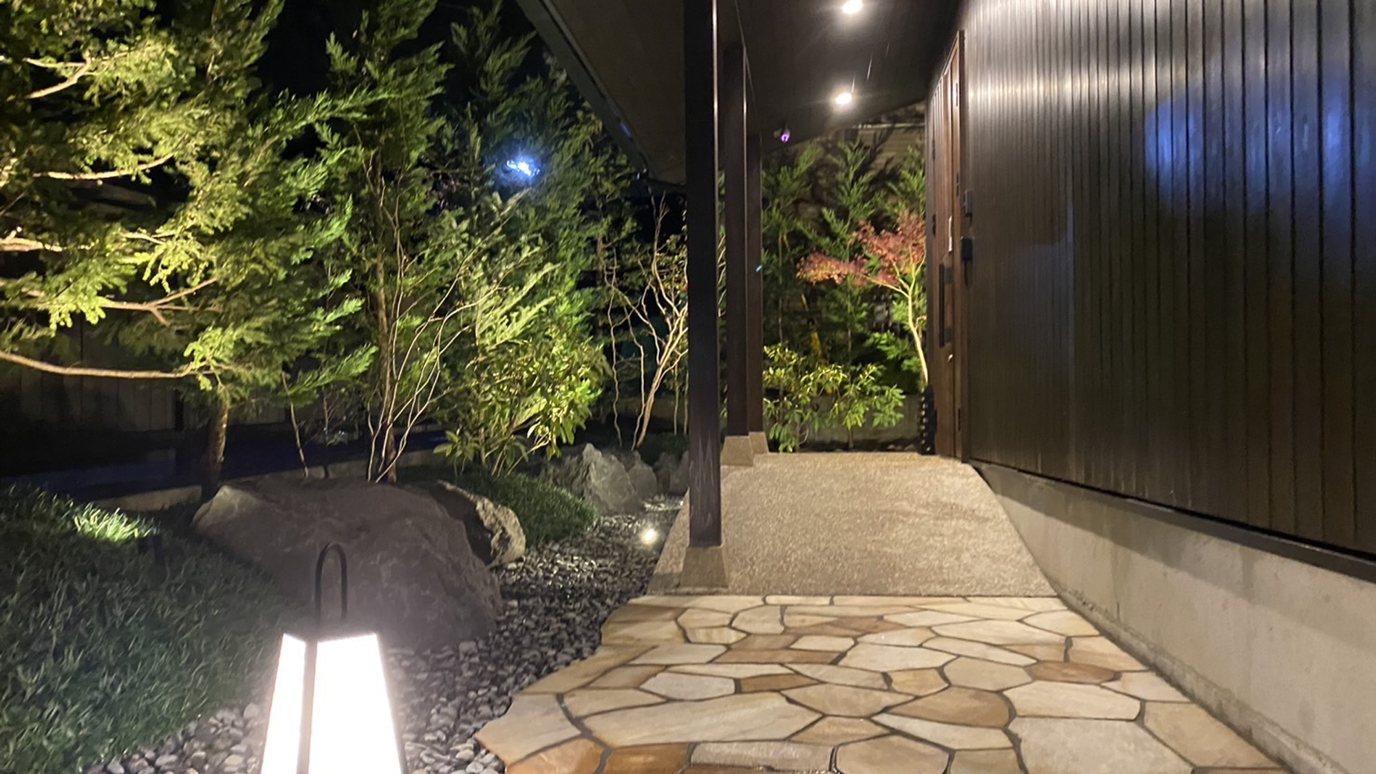 玄関◆スロープ仕様になっています*