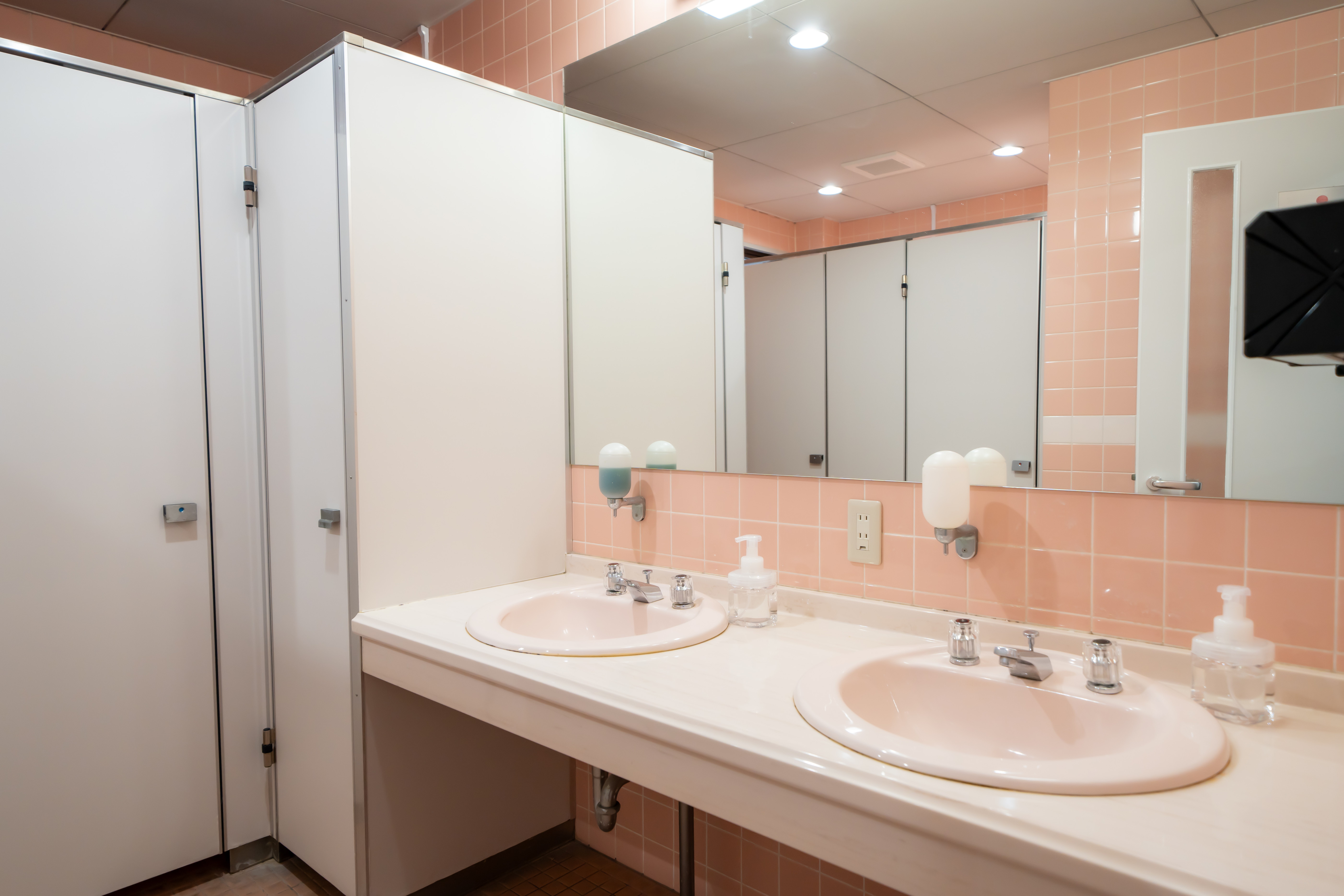 共用女子トイレ