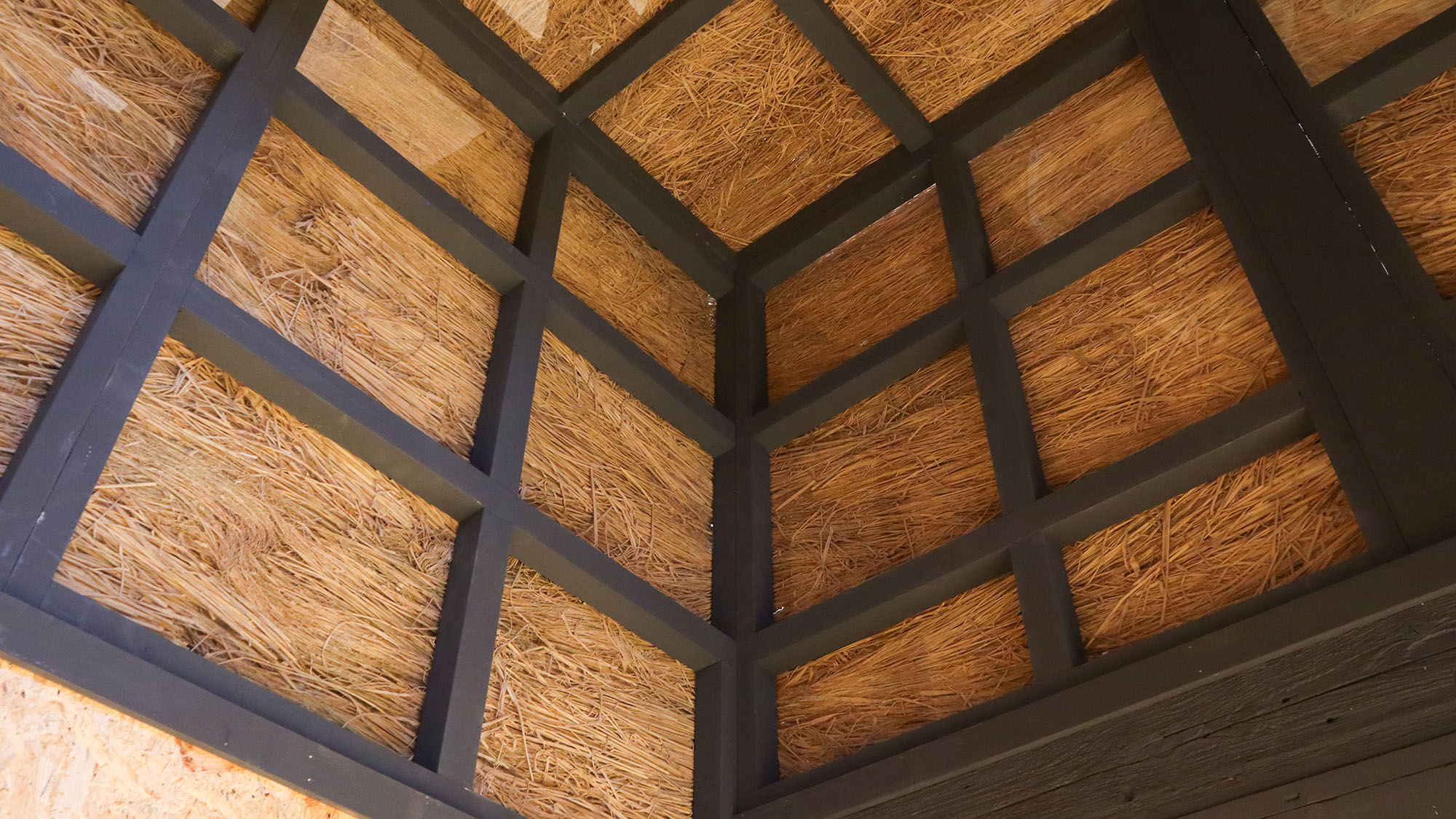 ・【内観】Mow-Mowは牛舎だった建物をリノベーションして誕生したサテライトオフィスです