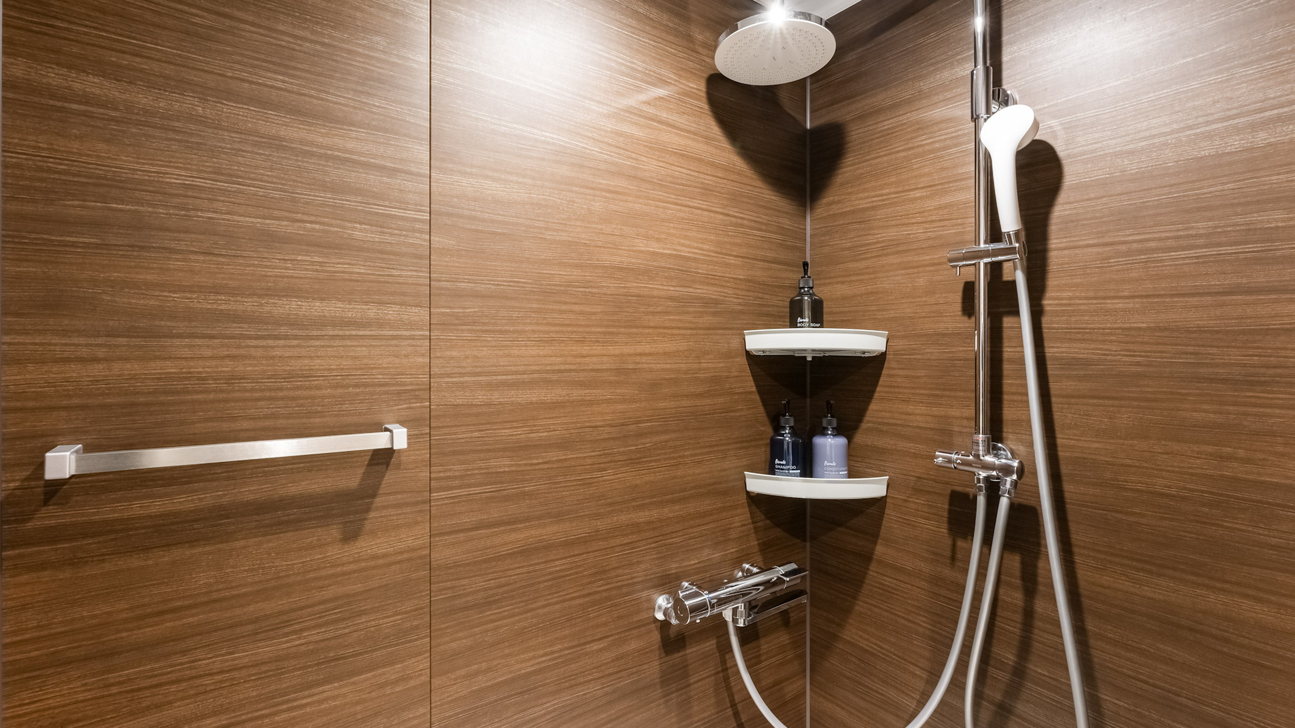 スイートルーム　シャワールーム