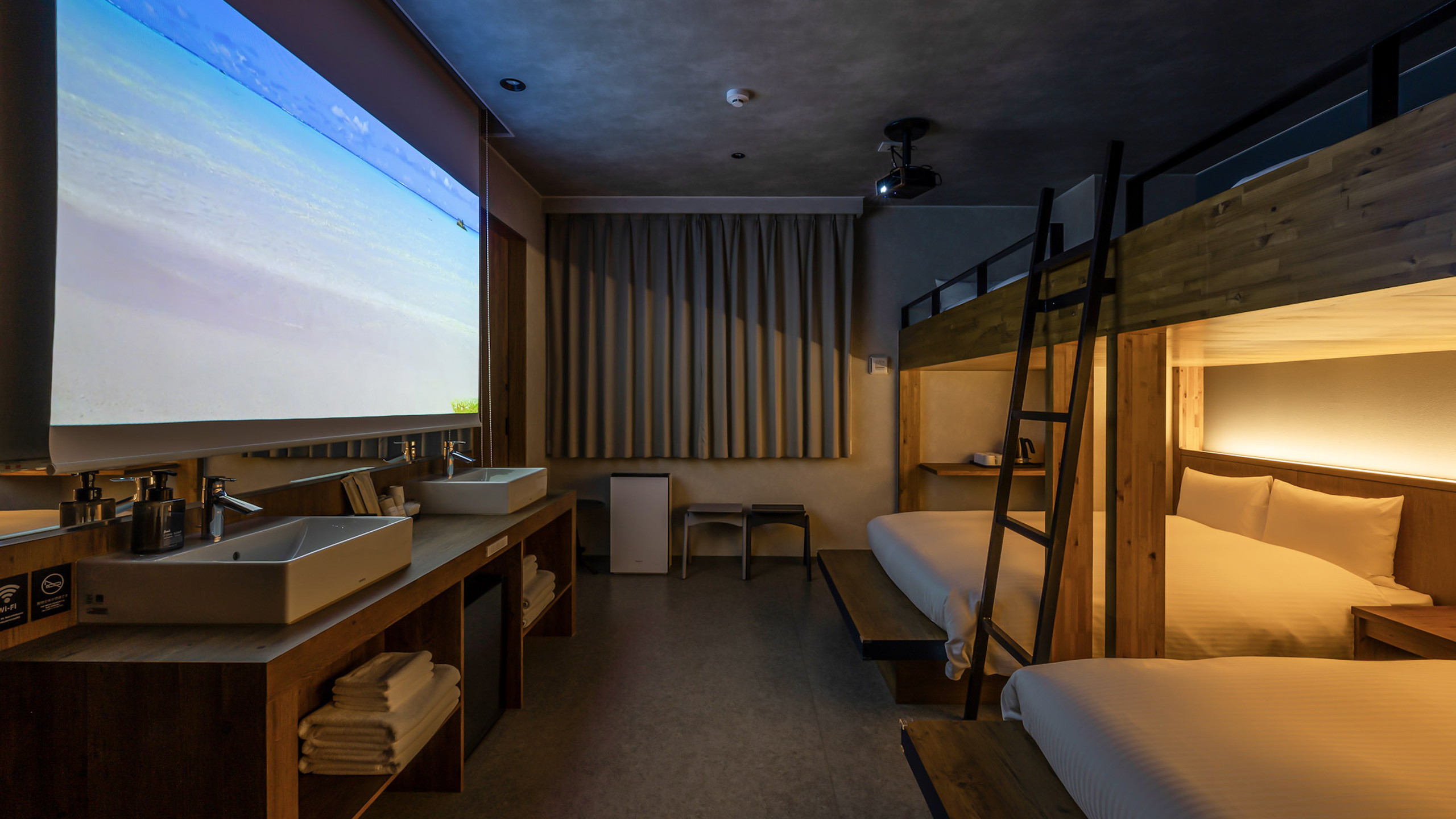 ファミリールーム　プロジェクター