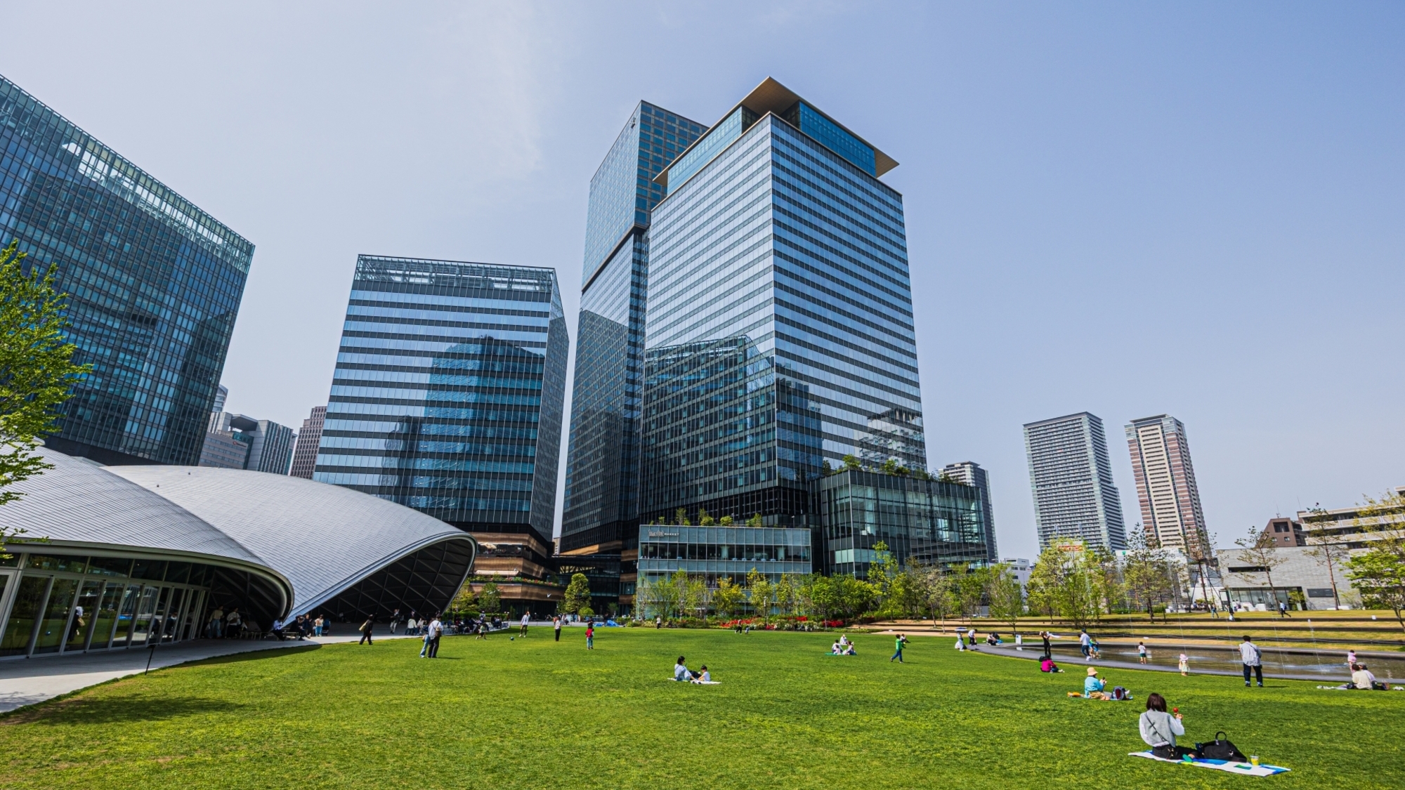 グラングリーン大阪に隣接