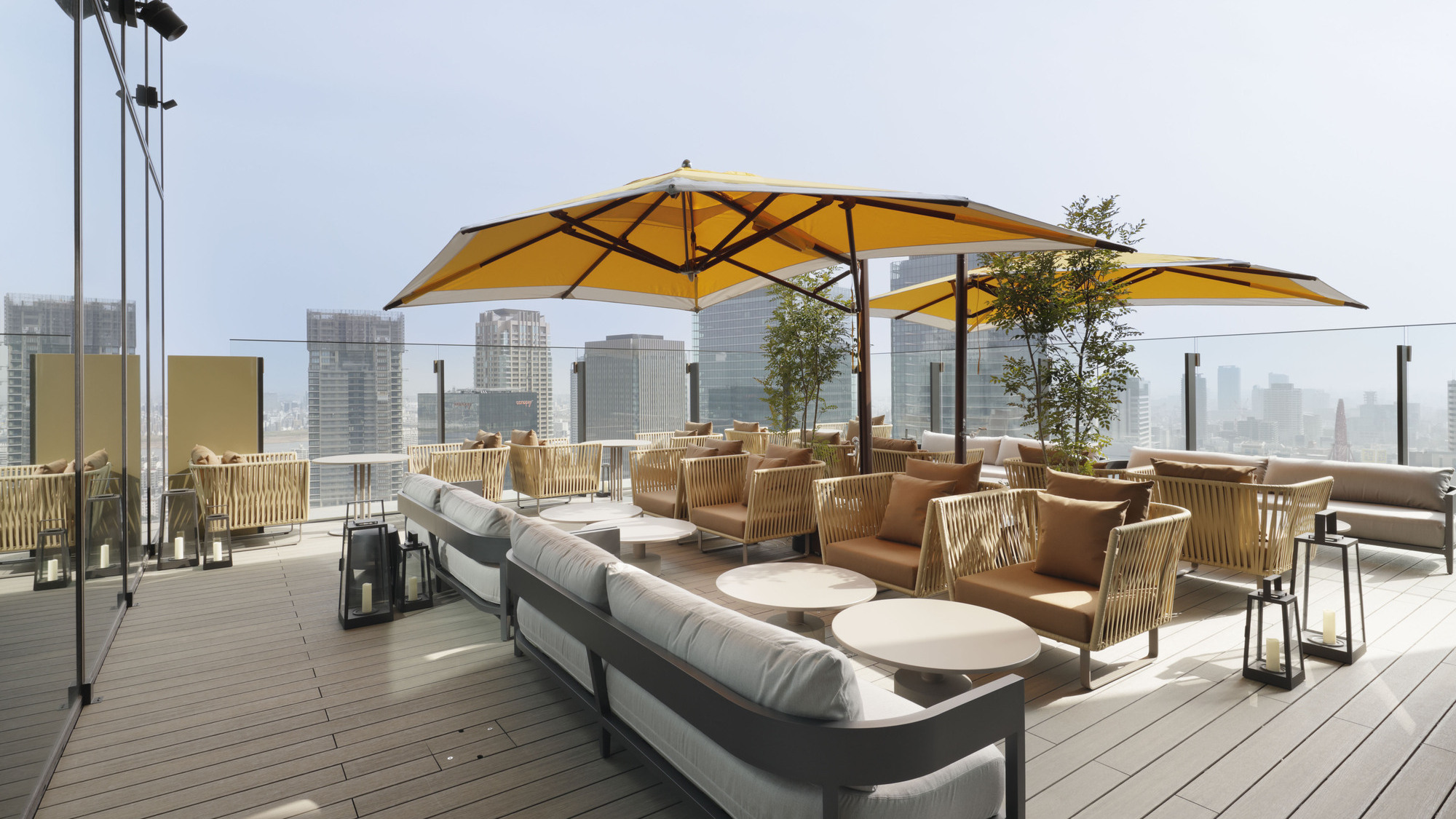 ピーコックアレーのテラス