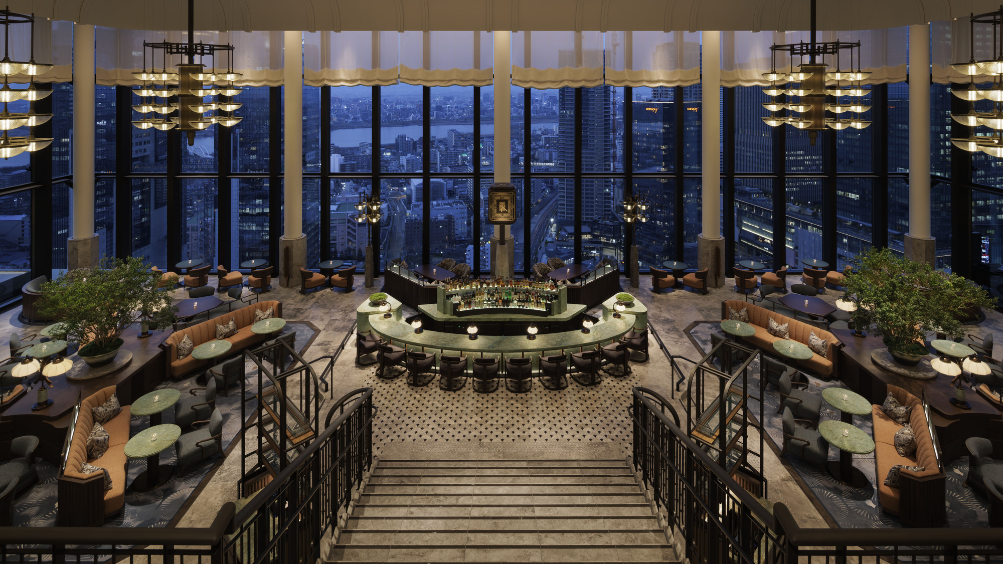 ピーコックアレー夜の風寧