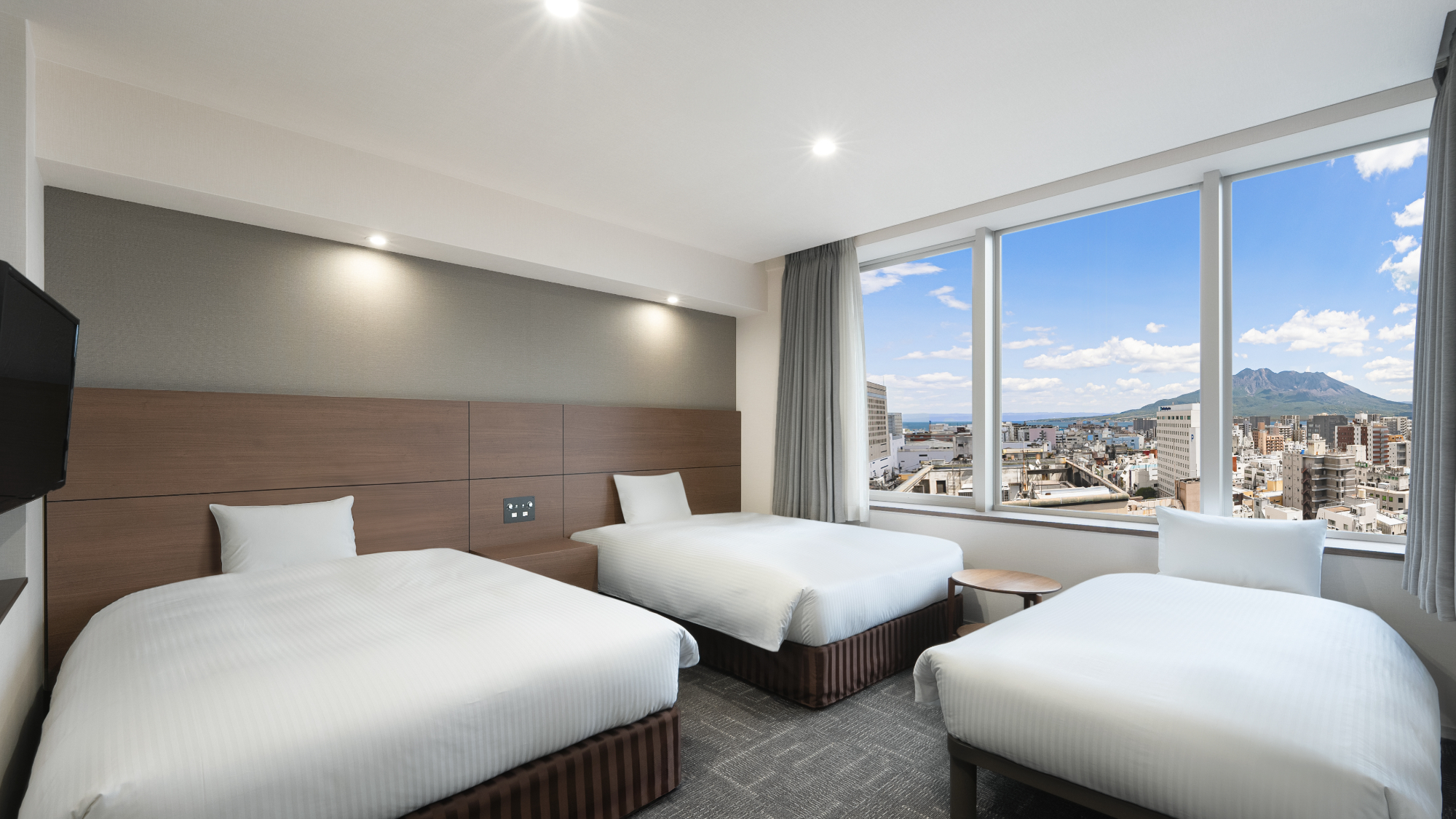 ◇上層階＆桜島ビュー確約！追加ベッドで3名1室でも利用可能なデラックスツインルーム