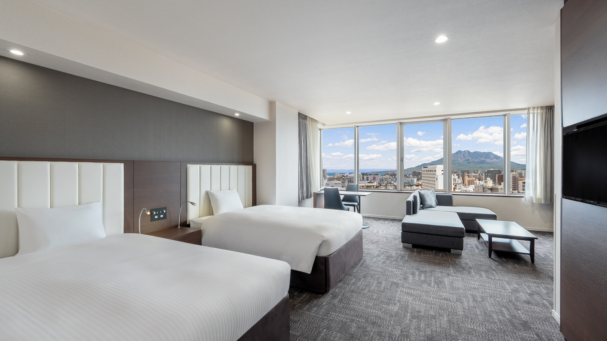 ◇上層階・桜島を一望できるホテル最上位客室のジュニアスイートルーム