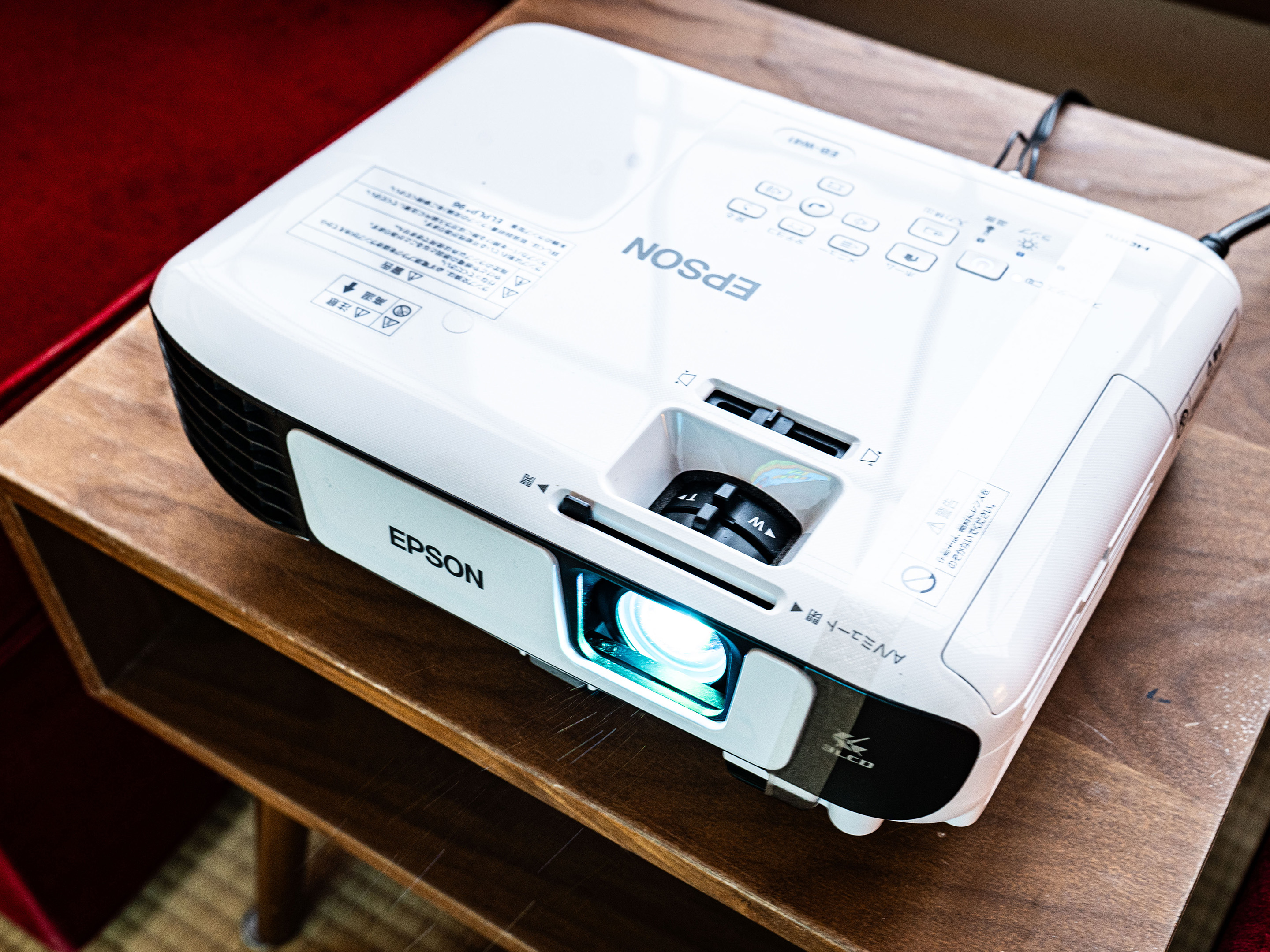 プロジェクター