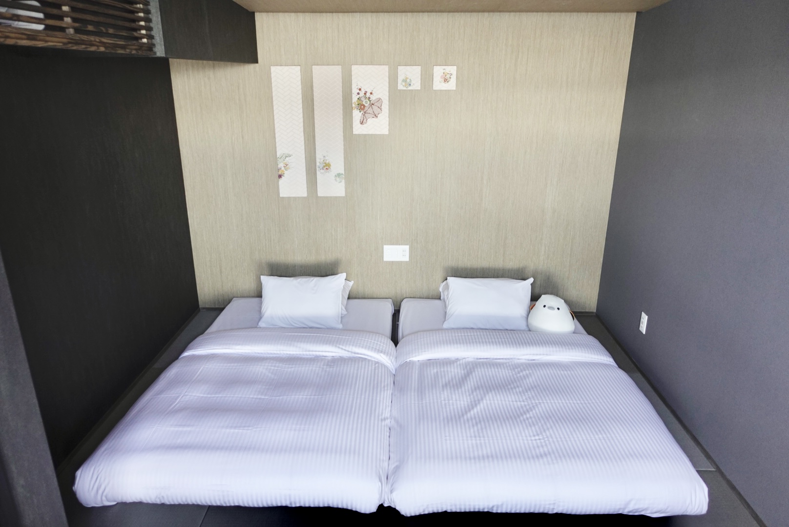 シマエナガ寝室