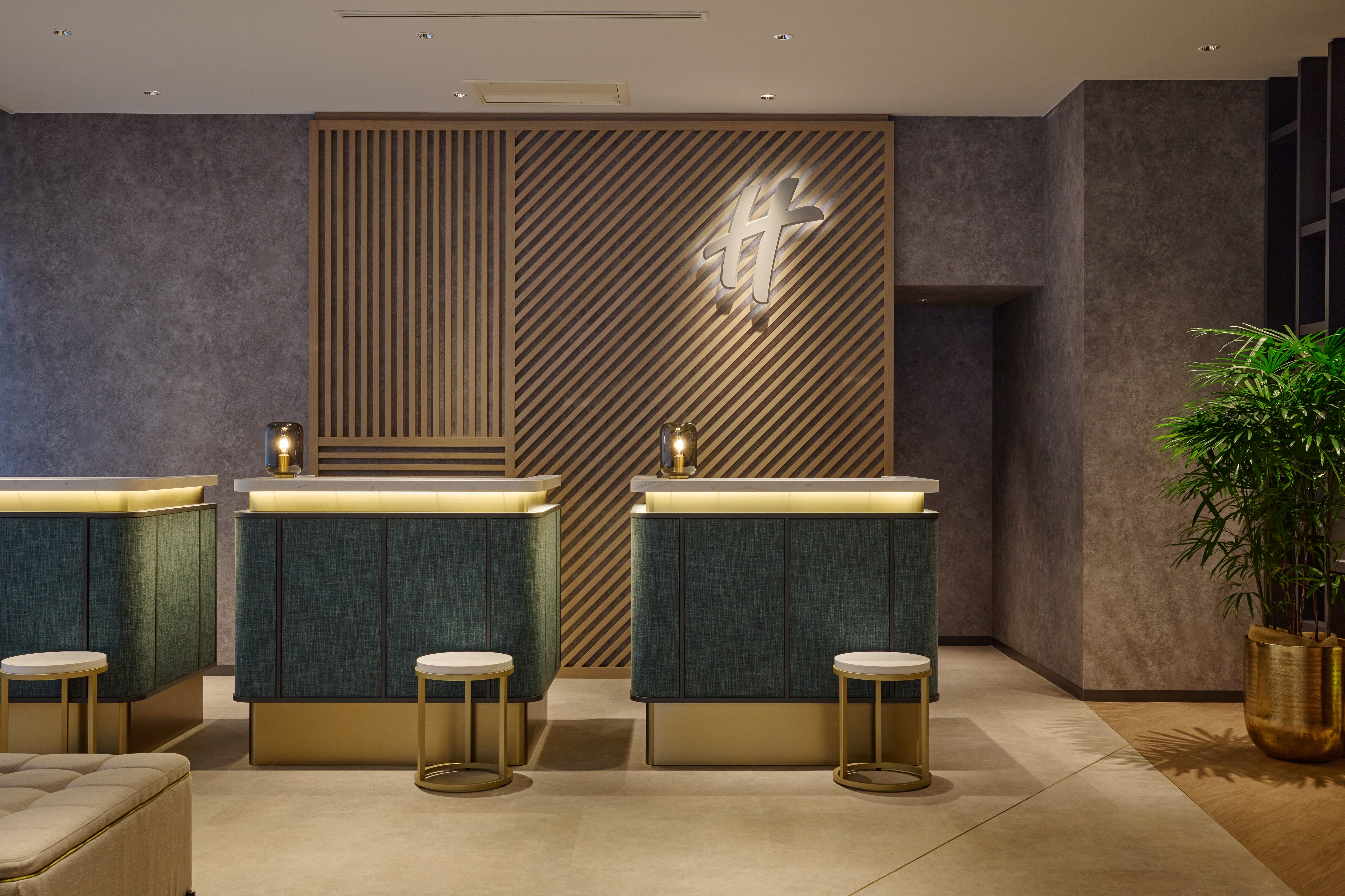 フロントカウンター