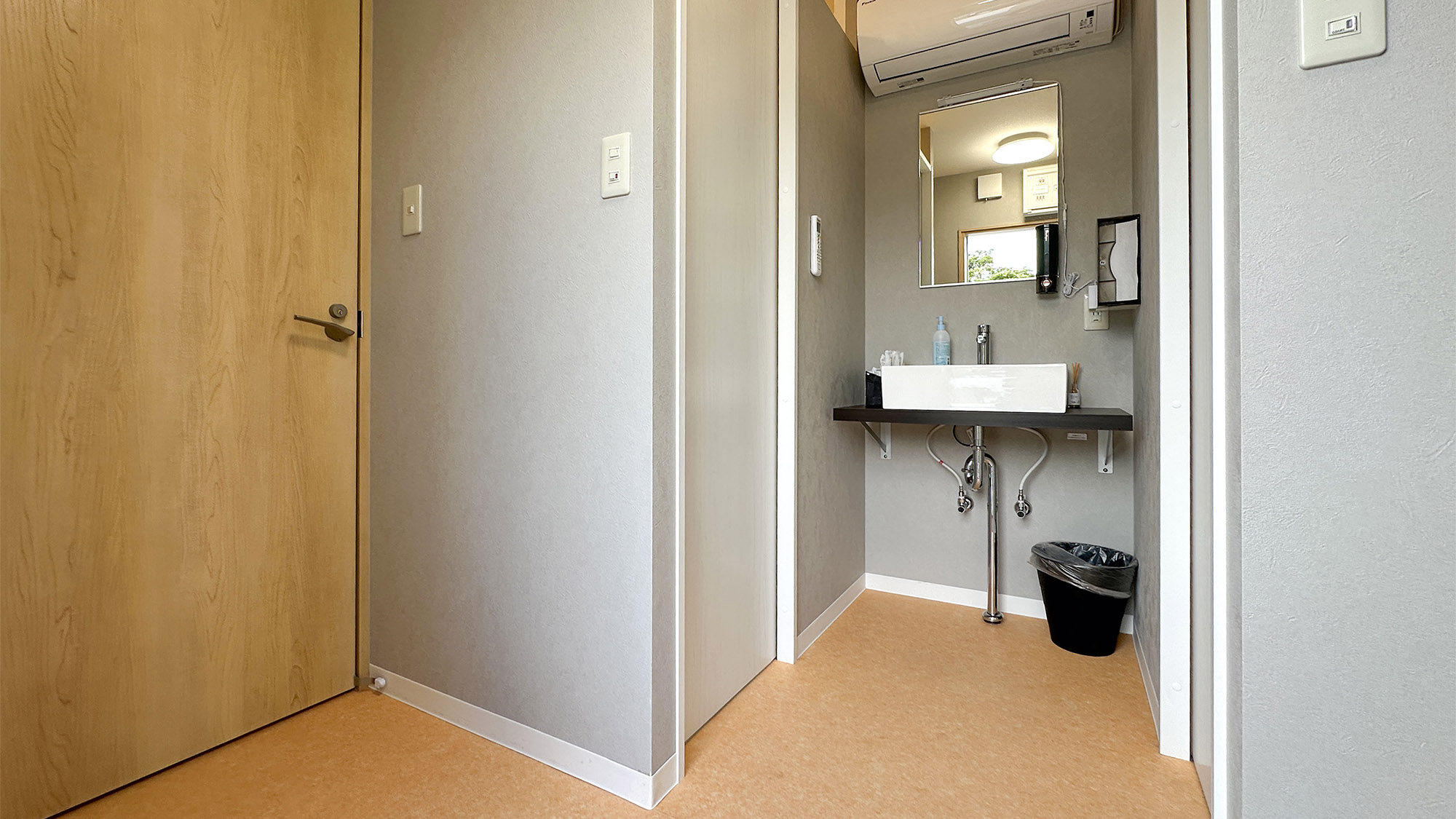 ・【バストイレ】別棟のバストイレは清潔感のある空間でご利用いただけます