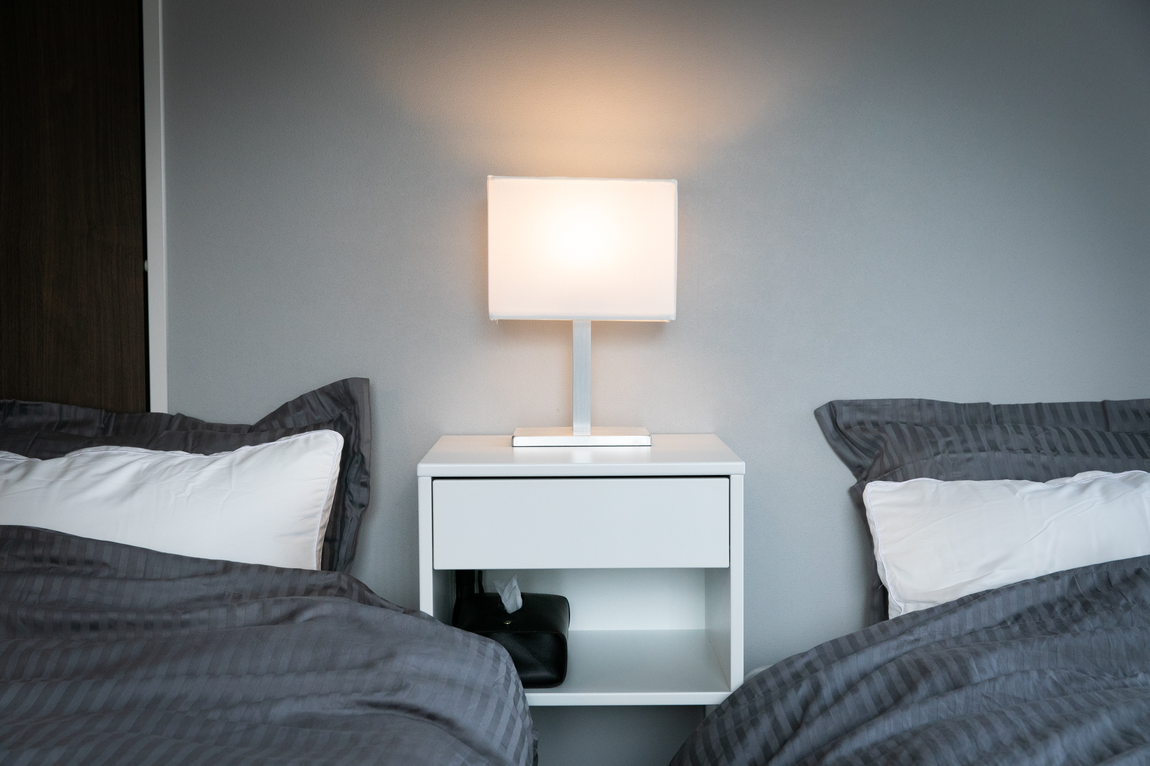 寝室2　シングルベット&times;2