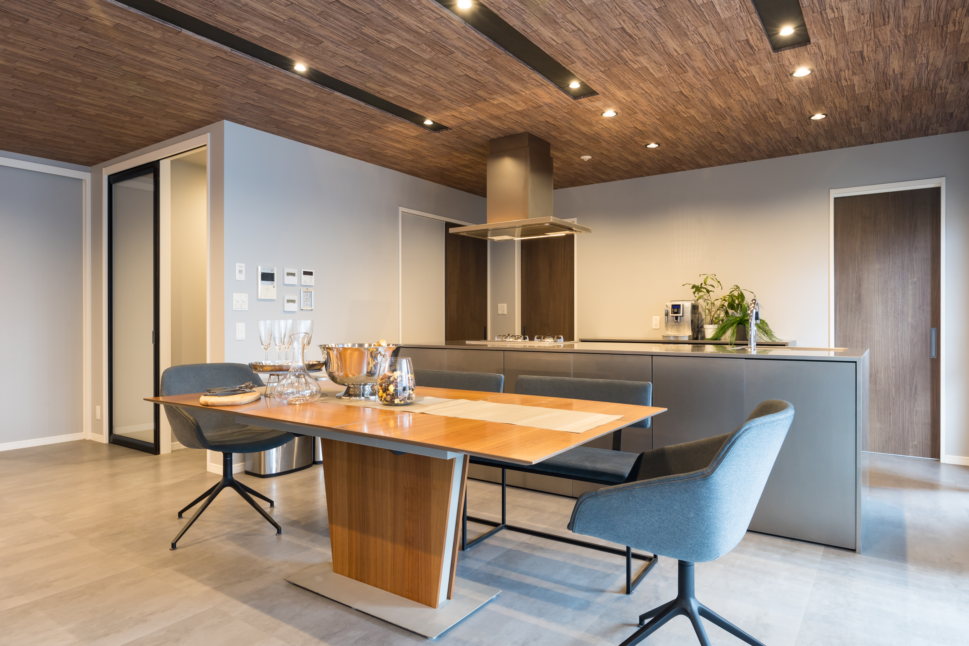 ダイニングテーブル