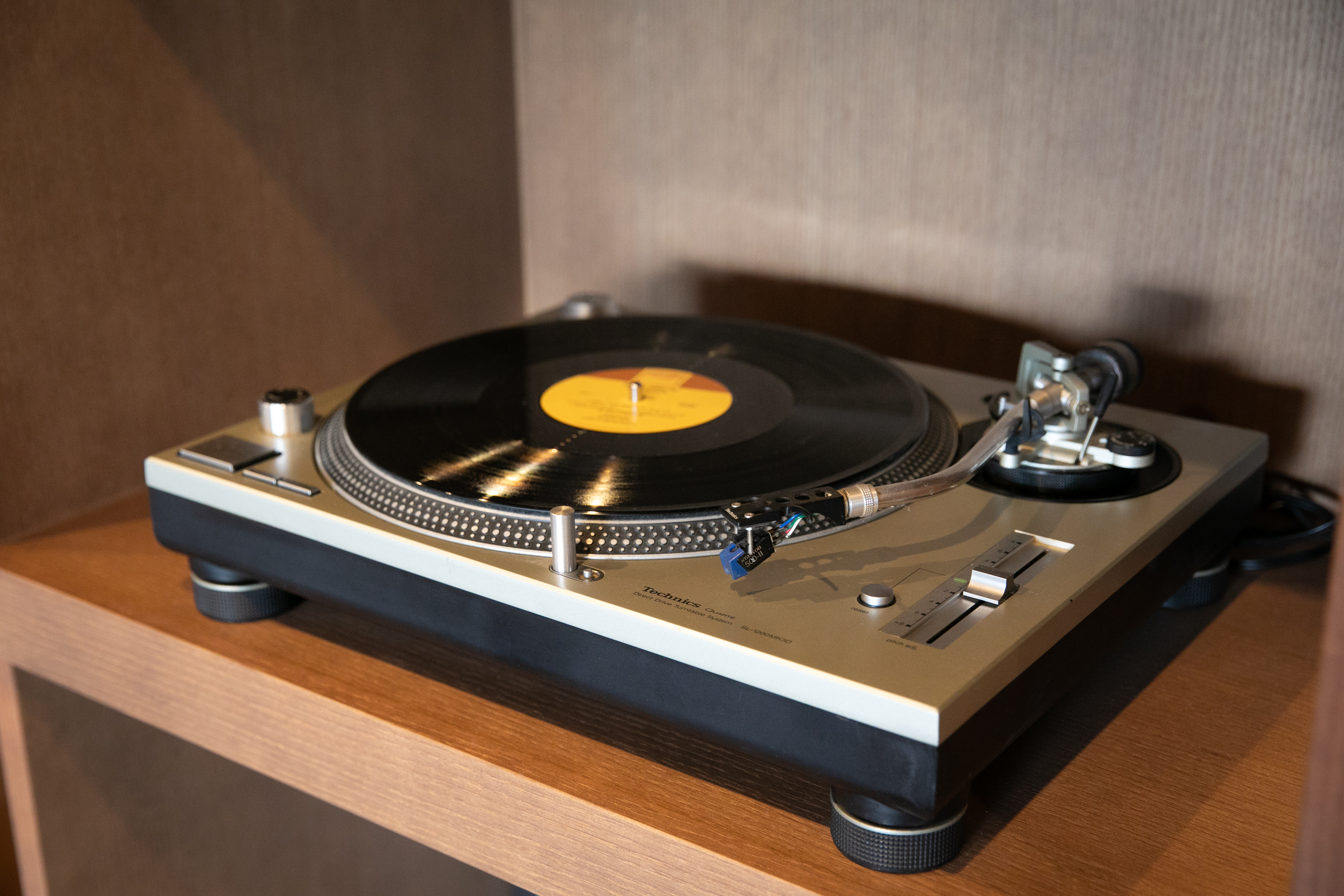 ターンテーブル