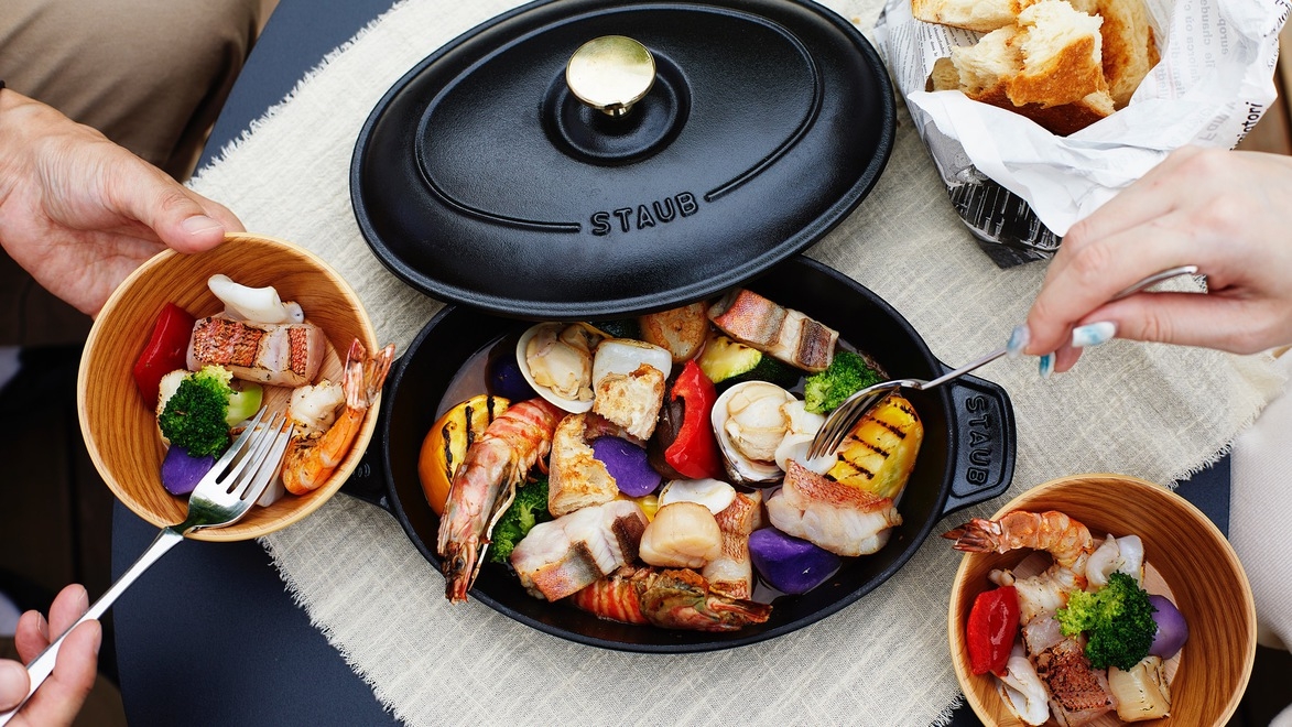 2024年8/8グランドオープン【サウナ付ドームテントに宿泊】地場素材使用ブイヤベースをご堪能