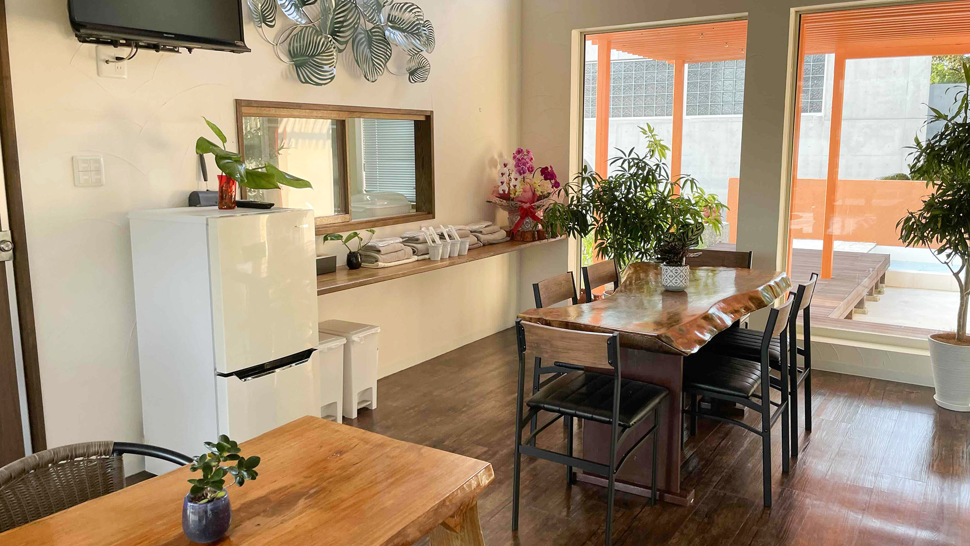 ・【ダイニング】キッチンやダイニングは個室でのご予約の場合は共用スペースとなります