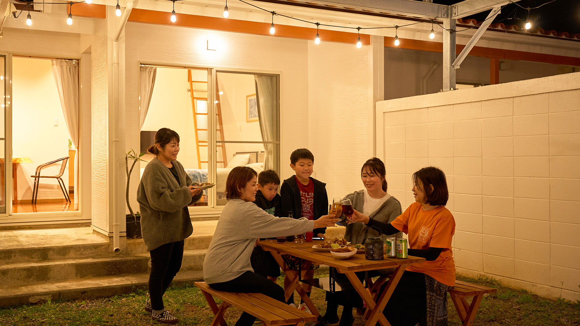 ・【デイゴ棟・洋室：庭】ご家族・ご友人・グループで楽しい時間をお過ごしください