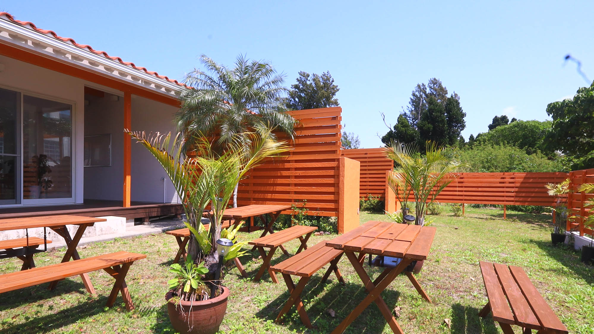 【BBQテラス】お部屋に備え付けのガーデン