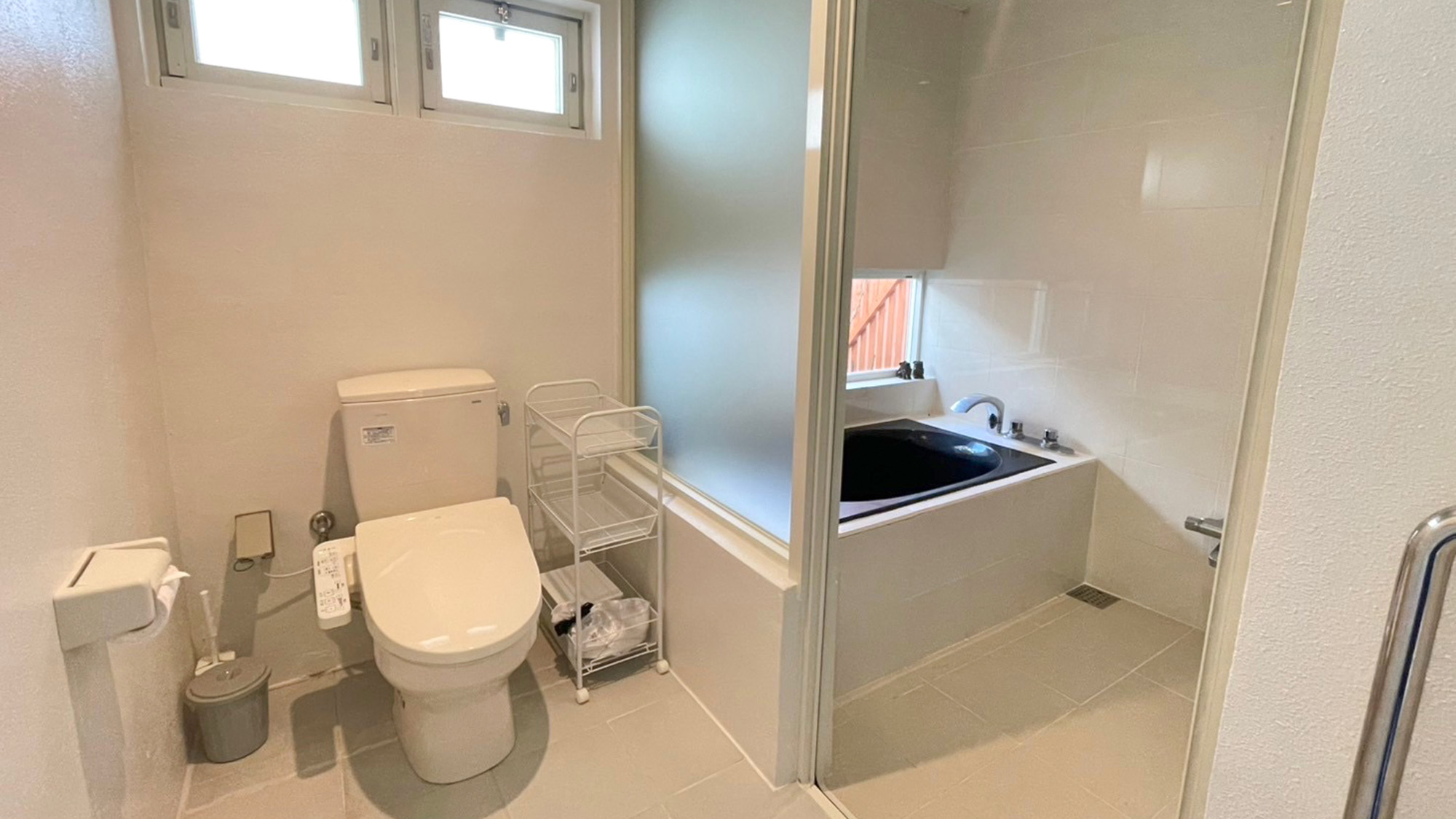 ・【トイレ】バスルームの近くに清潔感のあるトイレを設置しています