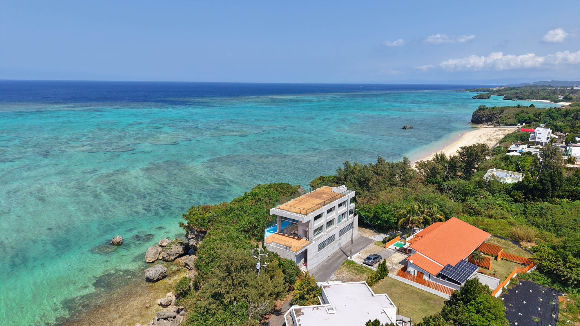 【外観】オレンジ瓦の建物が当宿です♪