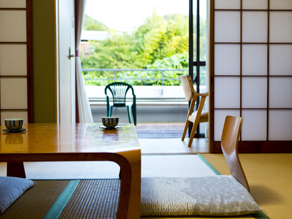 Taishan Temple Japanese-style Room - Great view! A sunny south-facing room overlooking the 30 pagodas of the famous Taishan Temple