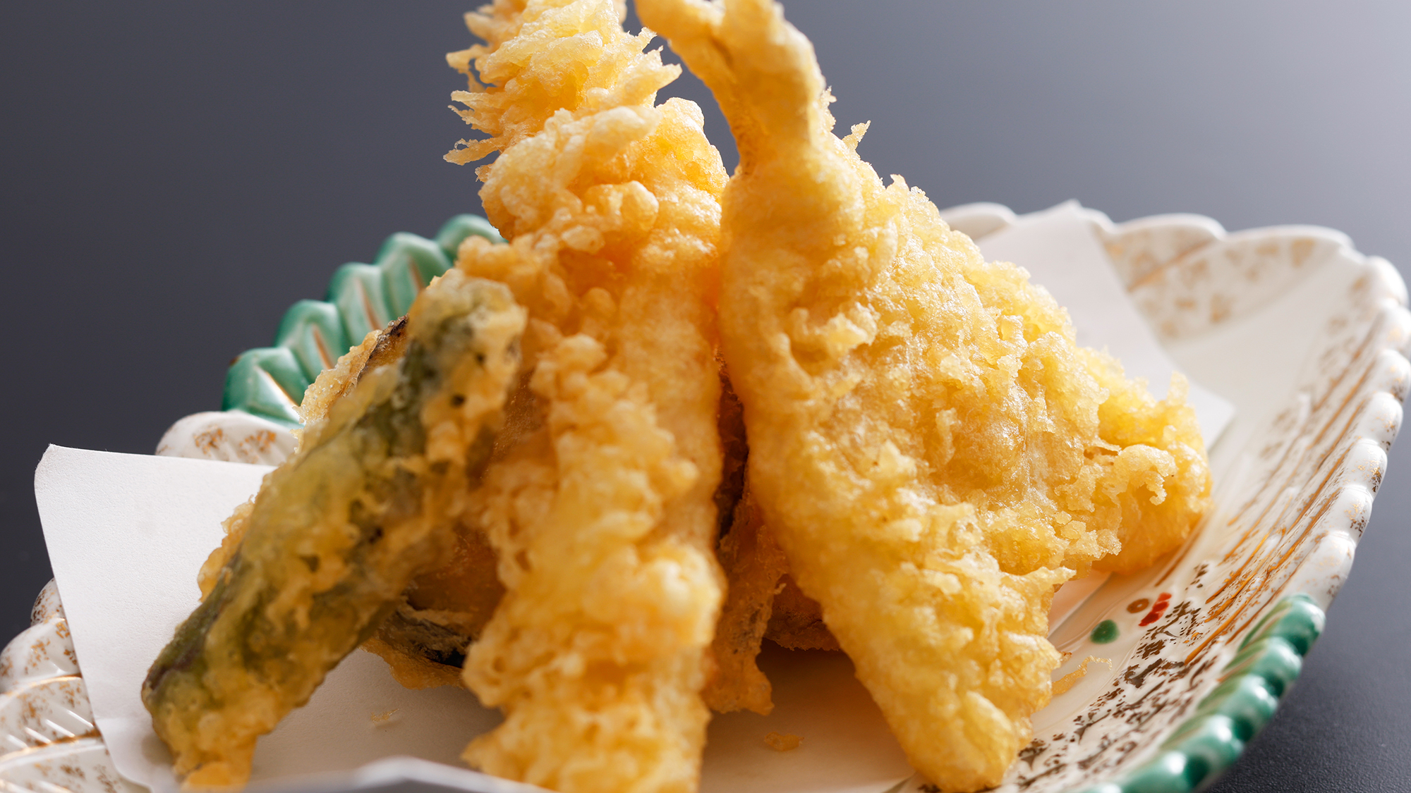 【お料理イメージ】サクサク天ぷらは、どうぞ熱いうちにお召し上がりください♪