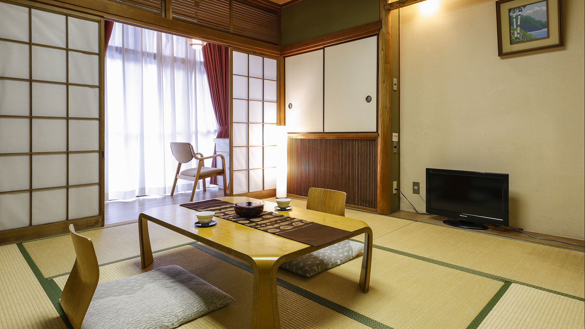 ■客室■『太山寺』と美しい景色が眺められる、自然豊かな8畳の和室