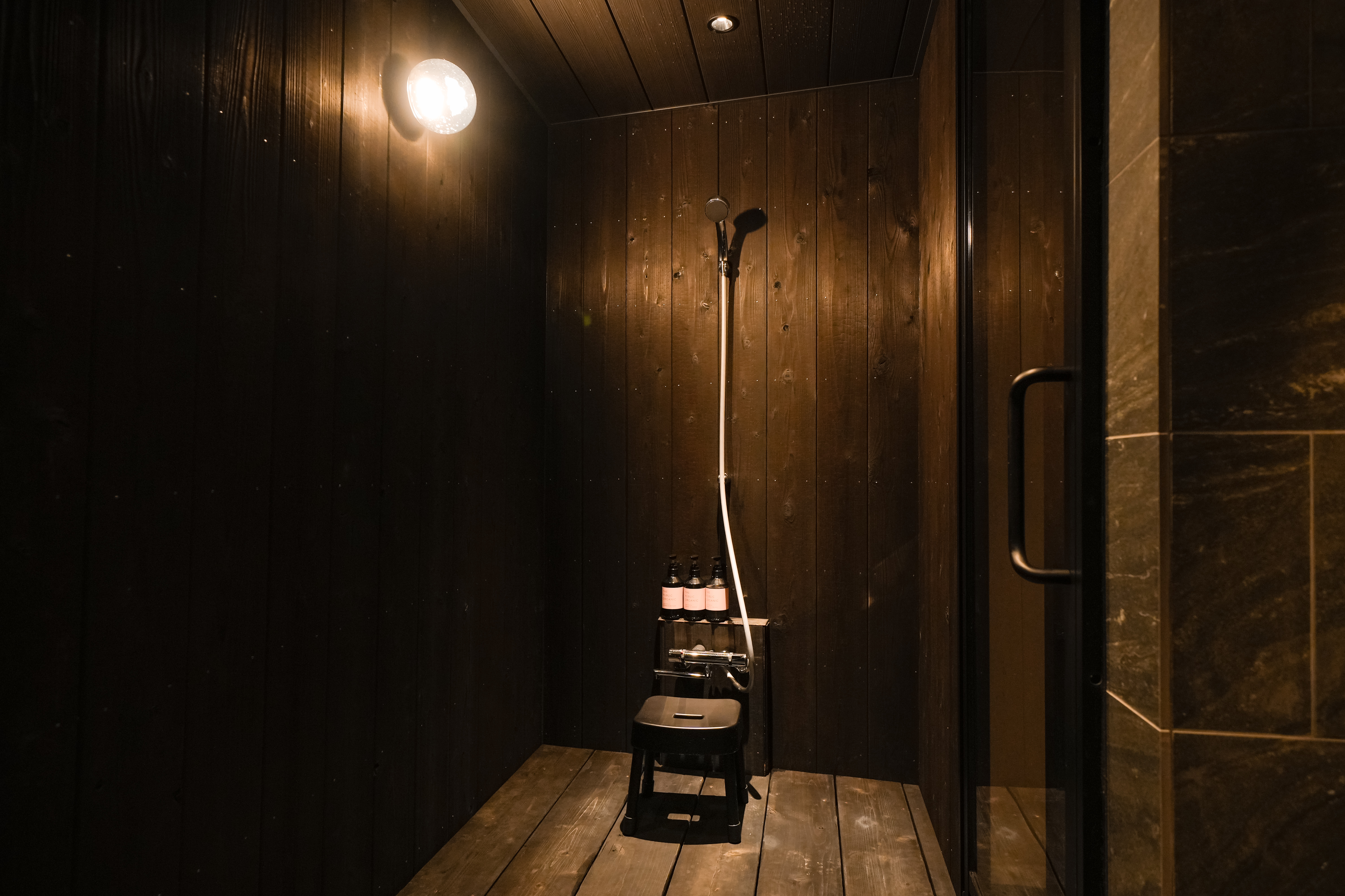 温泉　シャワー