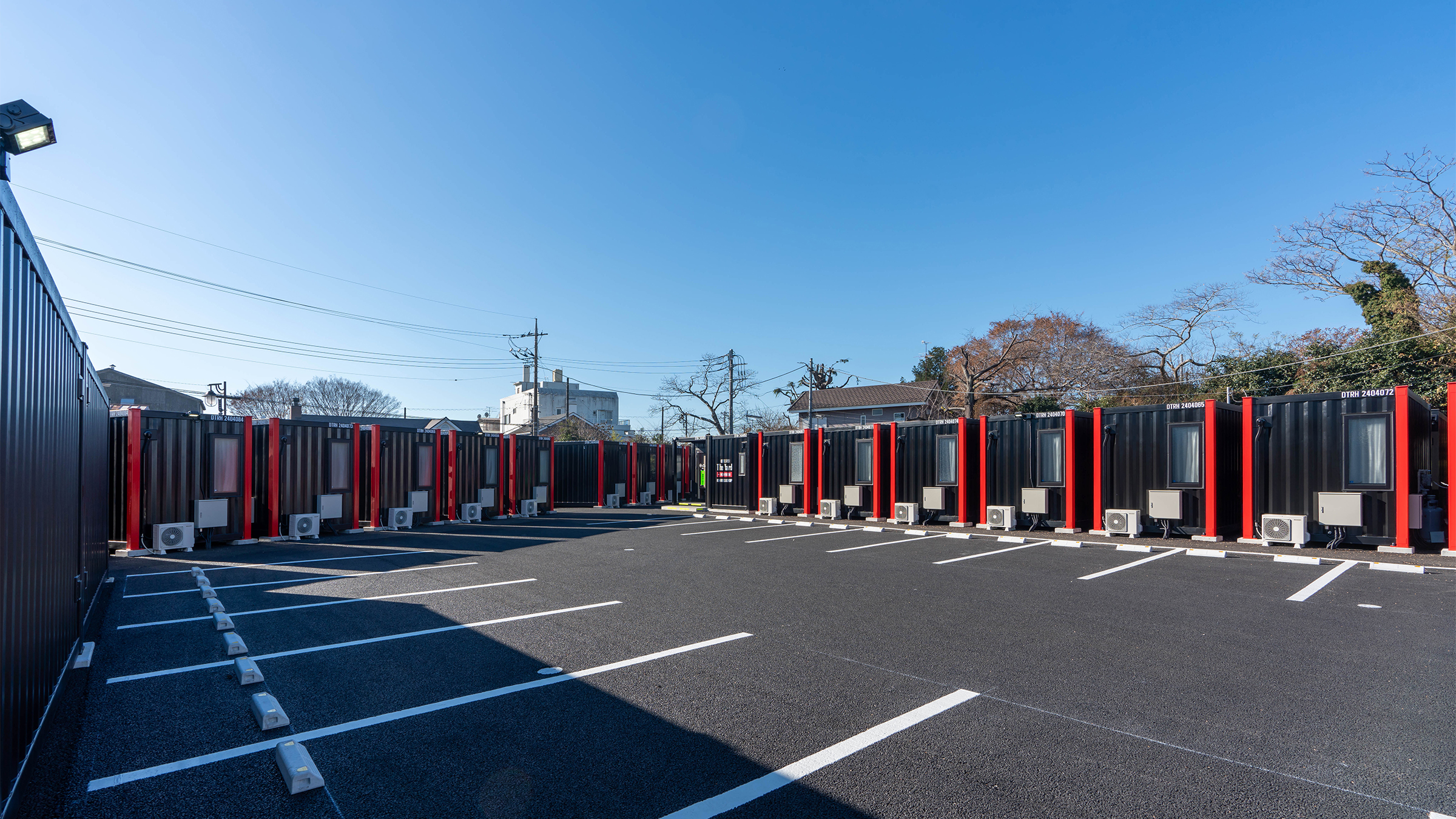 斬新な外観とコンパクトで快適な客室を備えたコンテナホテル　HOTEL R9 The Yard（ホテルアールナイン ザ ヤード）