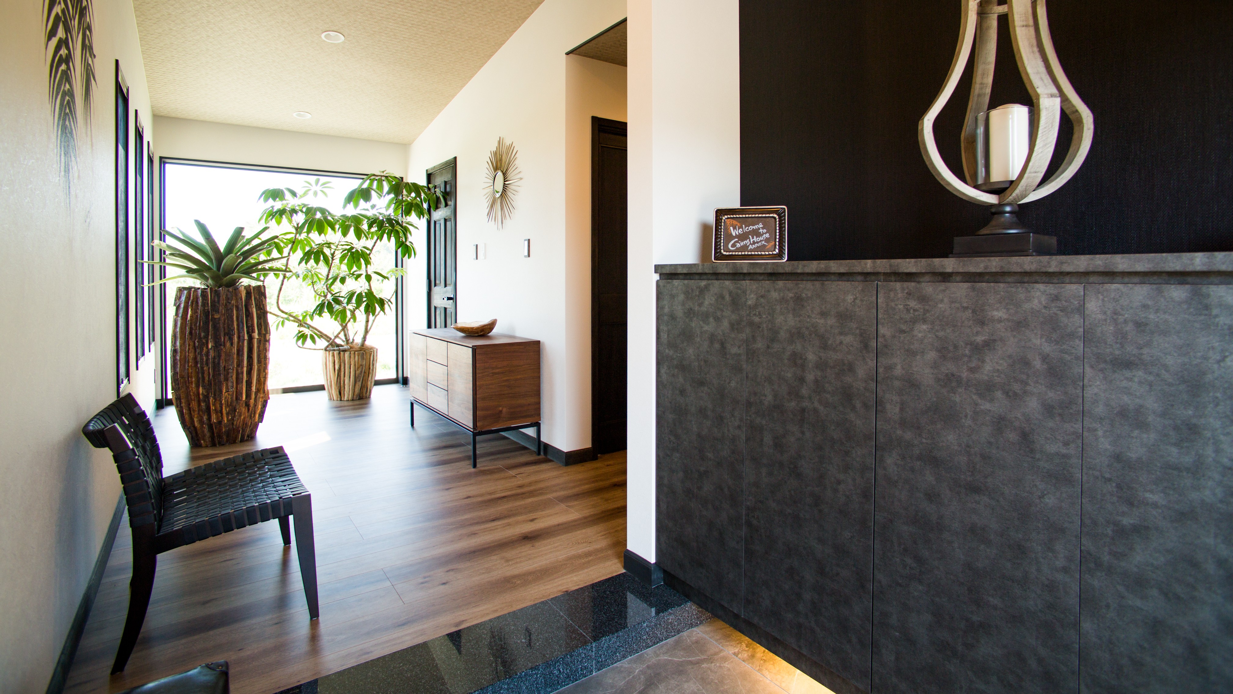 ・【エントランス】ANNEX