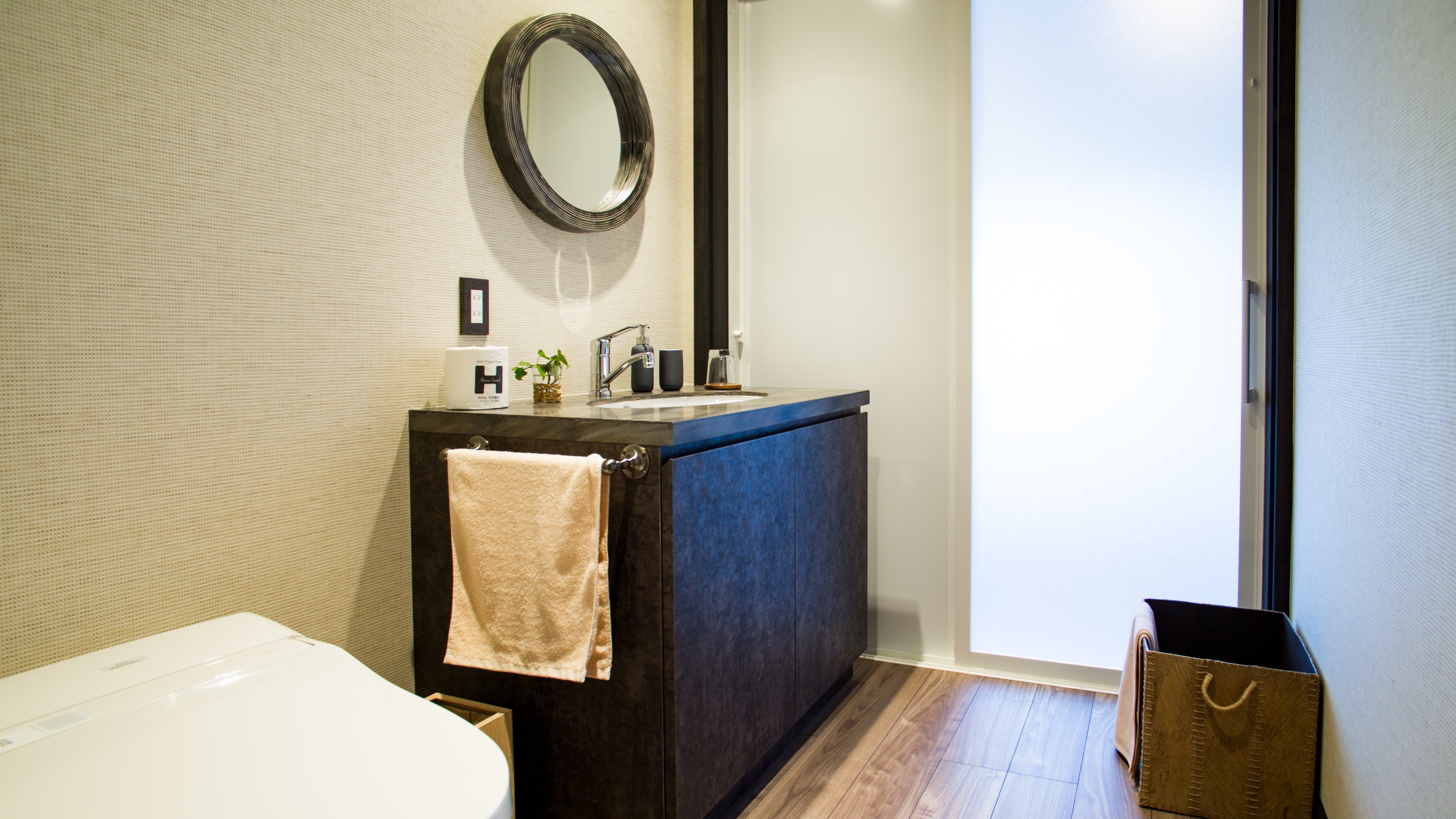 ・【ベッドルームB専用パウダールーム】本館ベッドルームB内にあるパウダールーム