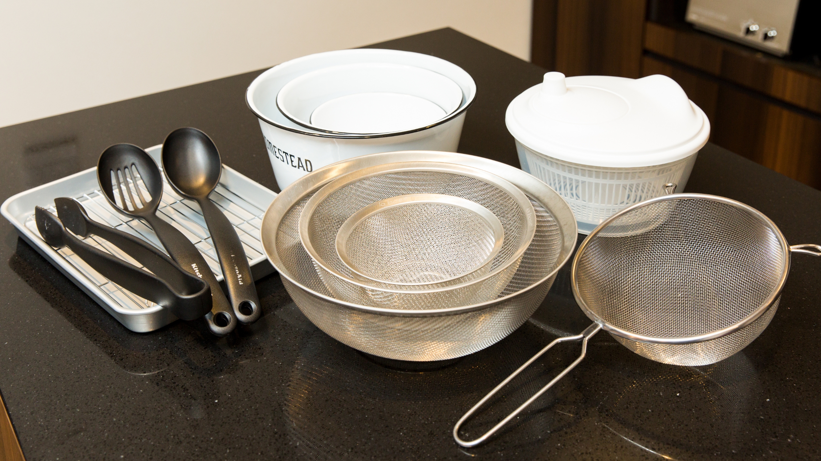 ・【キッチン設備】豊富な調理器具