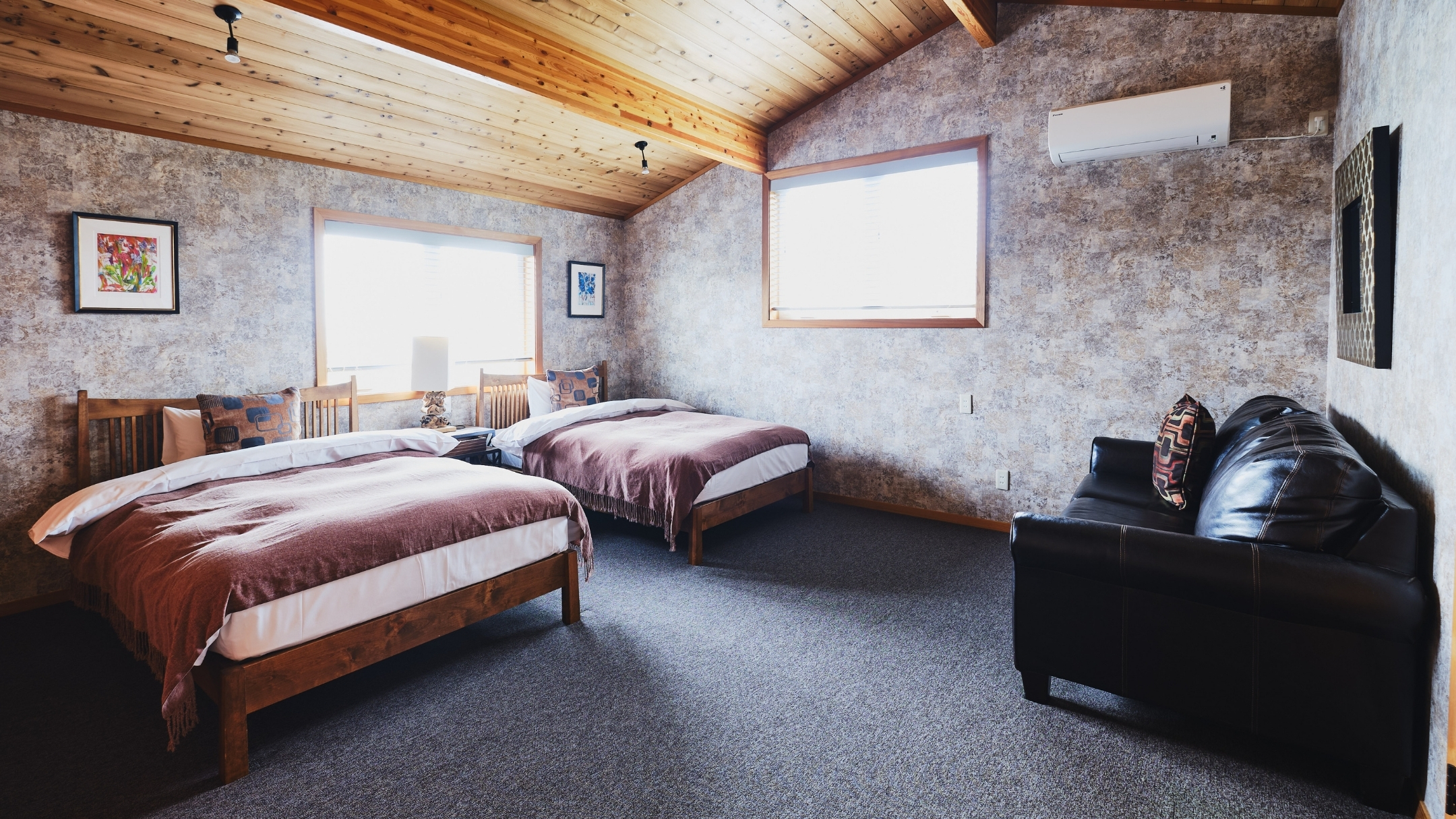 ・【ベッドルームC】Point Pinosの3つのベッドルームには専用バストイレを完備