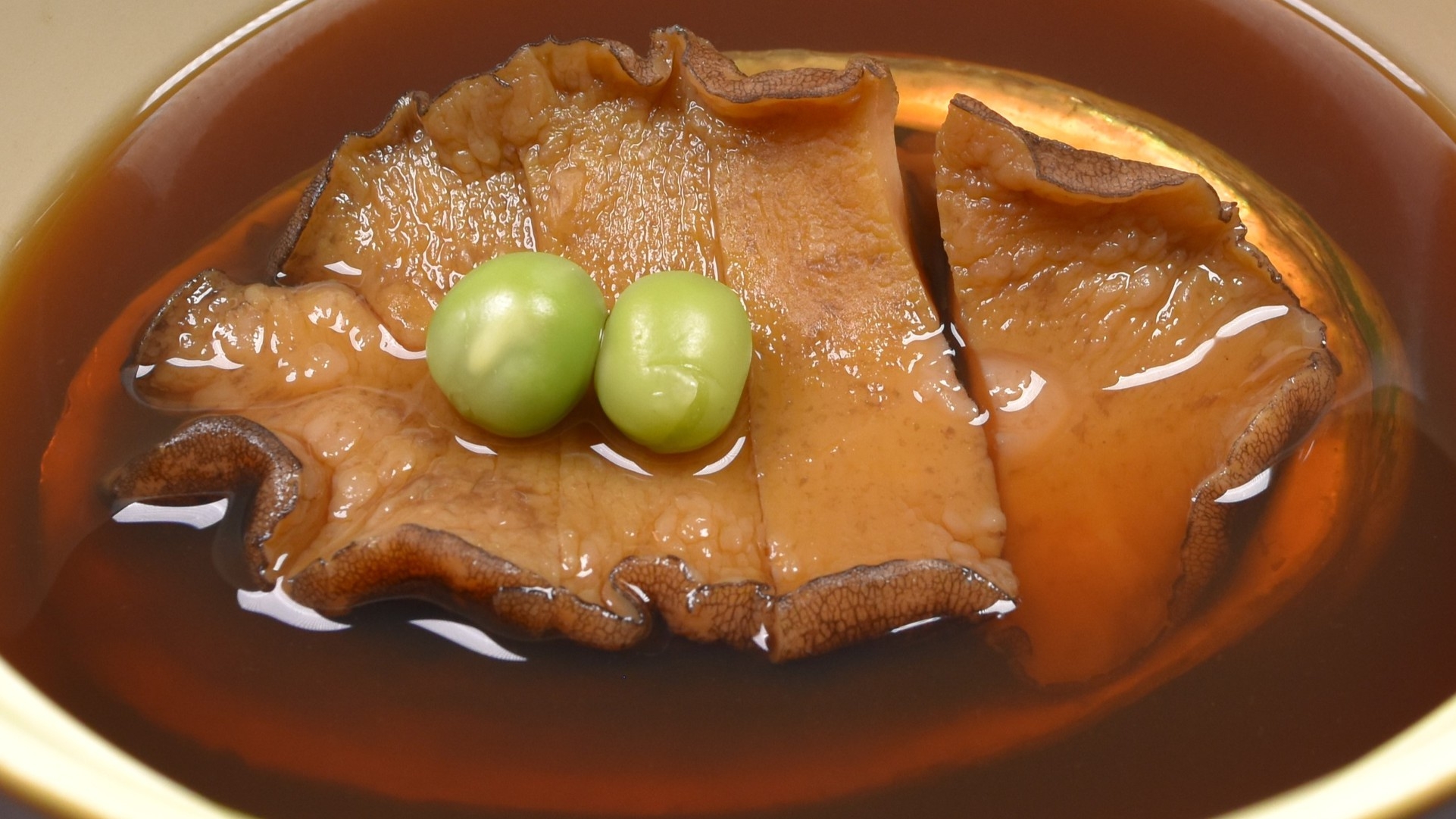 「飛騨牛」のすき焼き、地魚などのお造り盛合せ、鮑のやわらか煮などが楽しめるレストランで夕食プラン