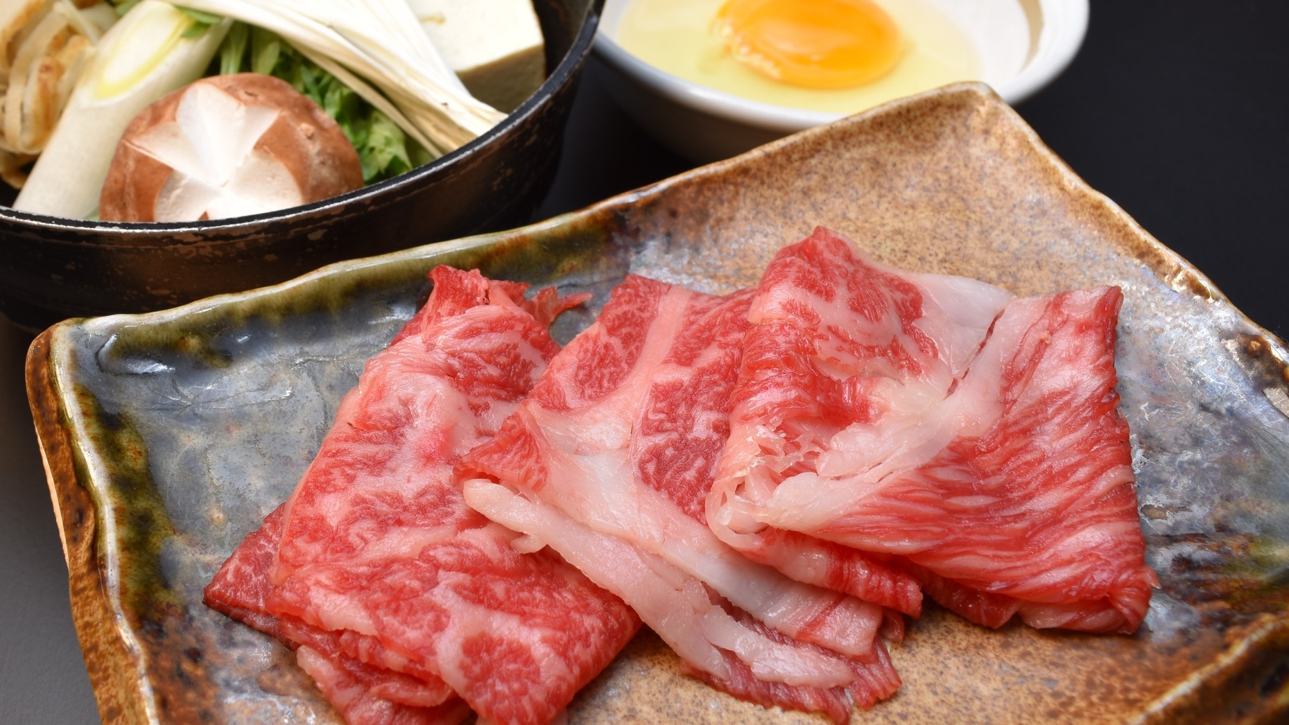 標準和室で料理アップグレード【期間限定！飛騨牛すき焼、鮑やわらか煮、ふかひれスープ等「冬華の膳」】