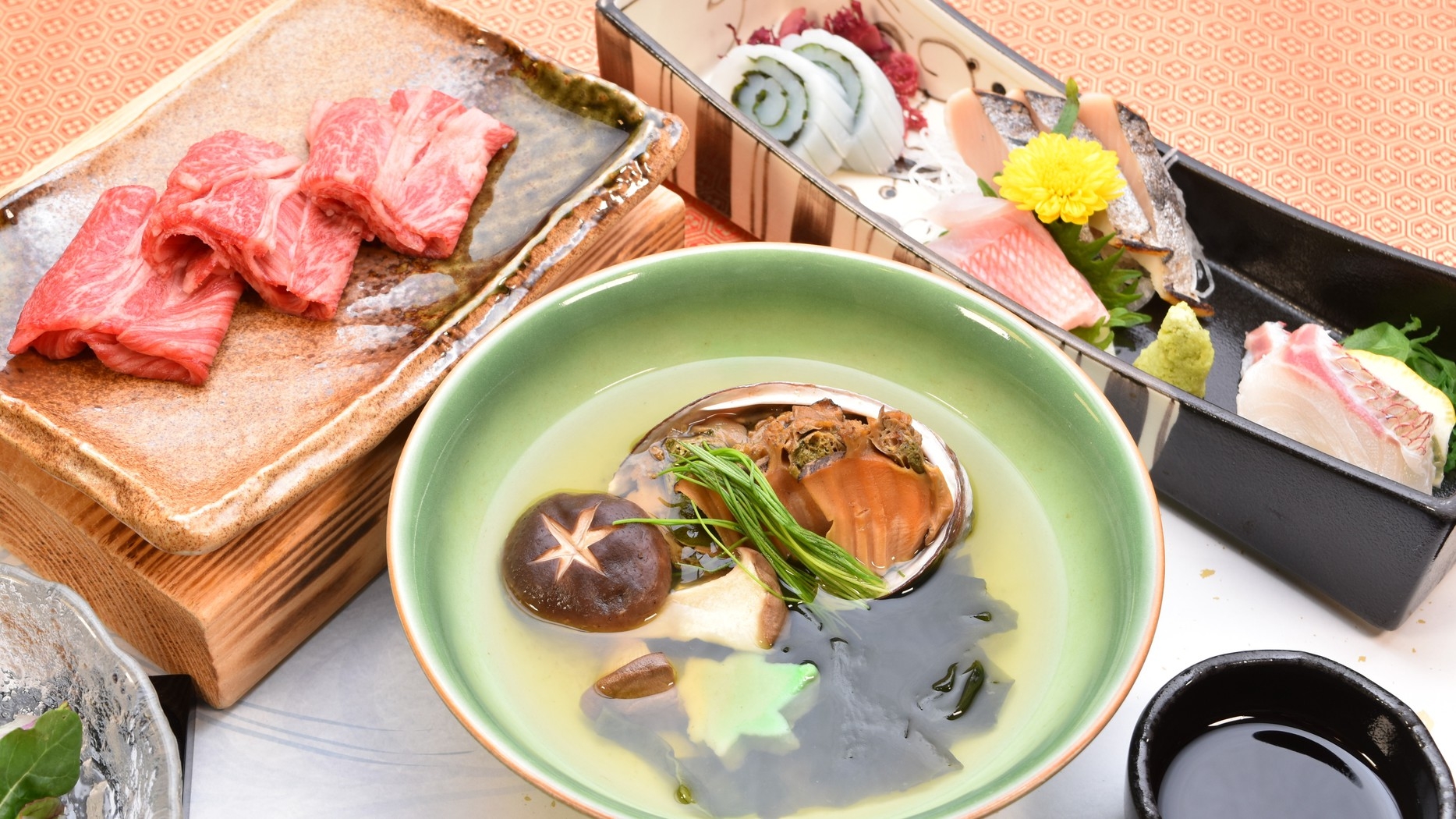 日帰り【貸切風呂割引特典付！】標準和室ご利用7時間＋温泉入浴＋レストランで夕食　《花の膳》
