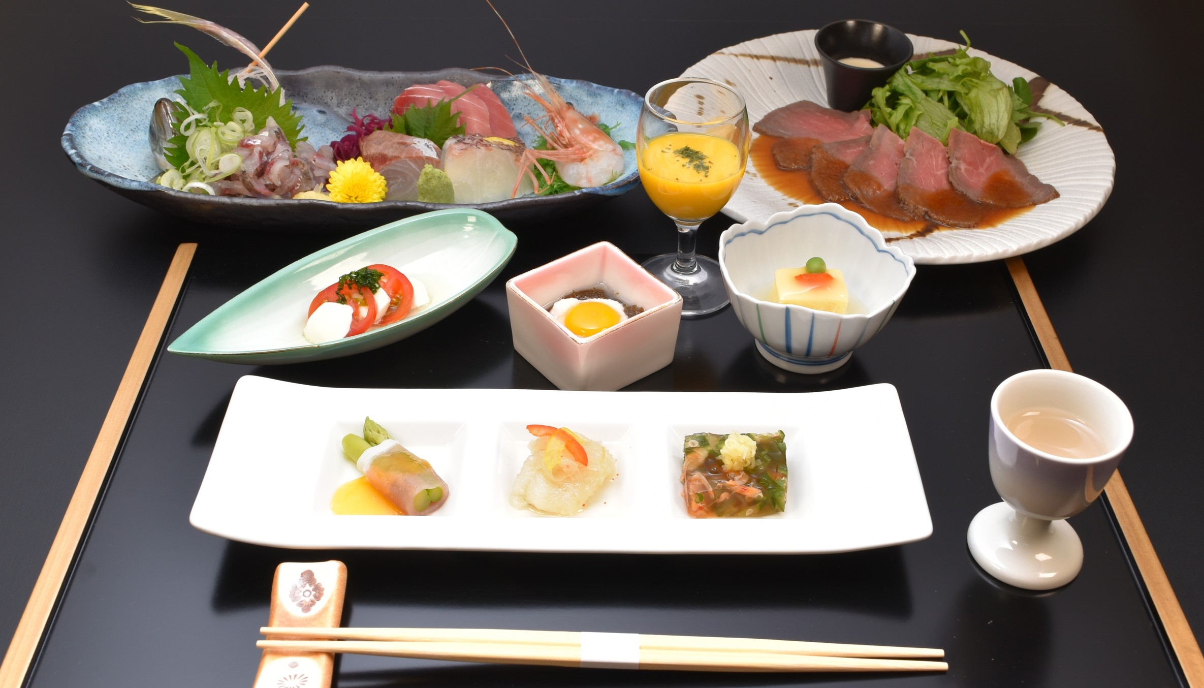 【粋涼の膳】飛騨牛ローストビーフ、鯵たたきなどのお造り、鮑のバター焼など、旬材満載お部屋で夕食プラン