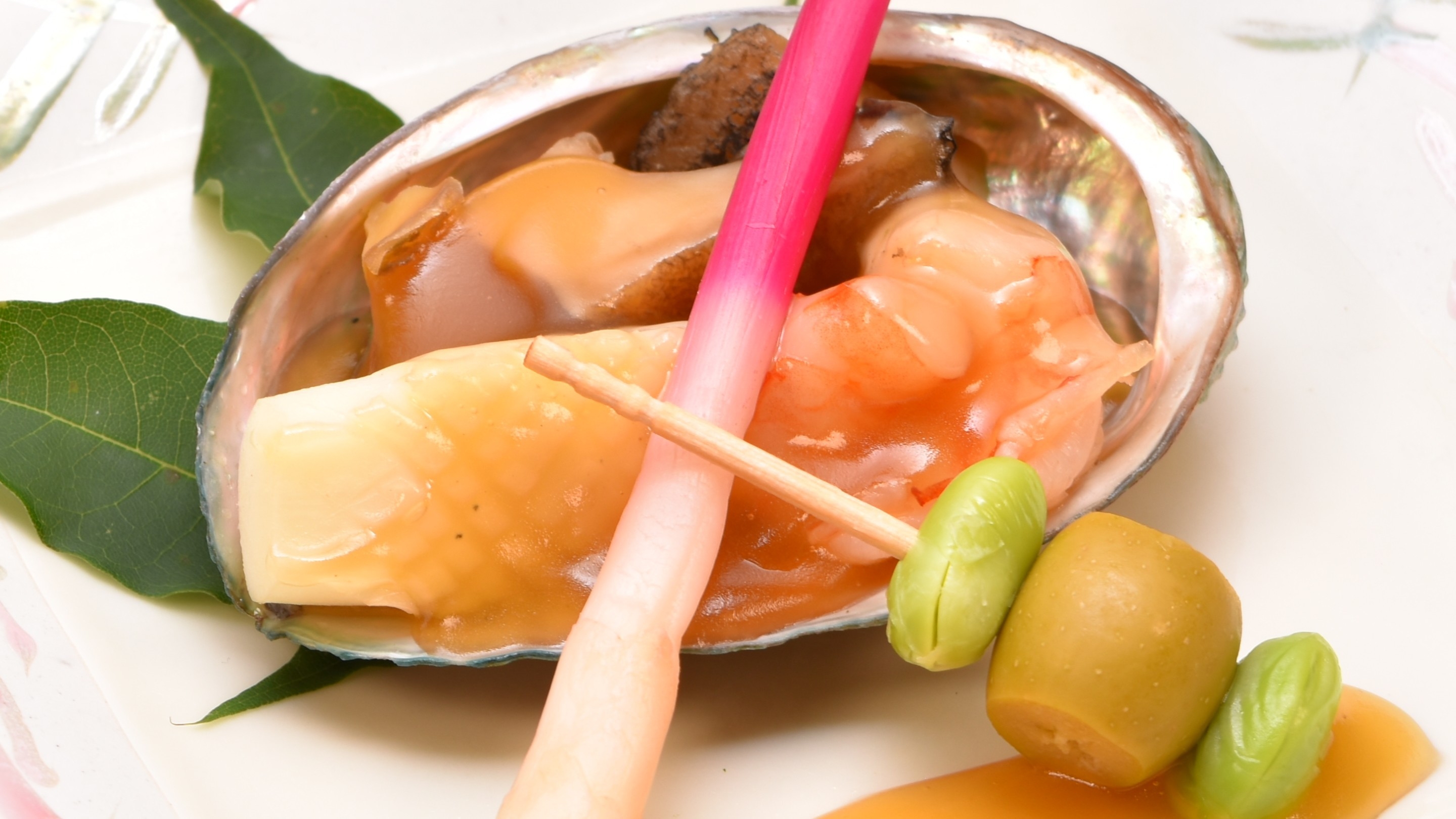 日帰り【貸切風呂割引特典付！】標準和室ご利用7時間＋温泉入浴＋レストランで夕食　《花の膳》