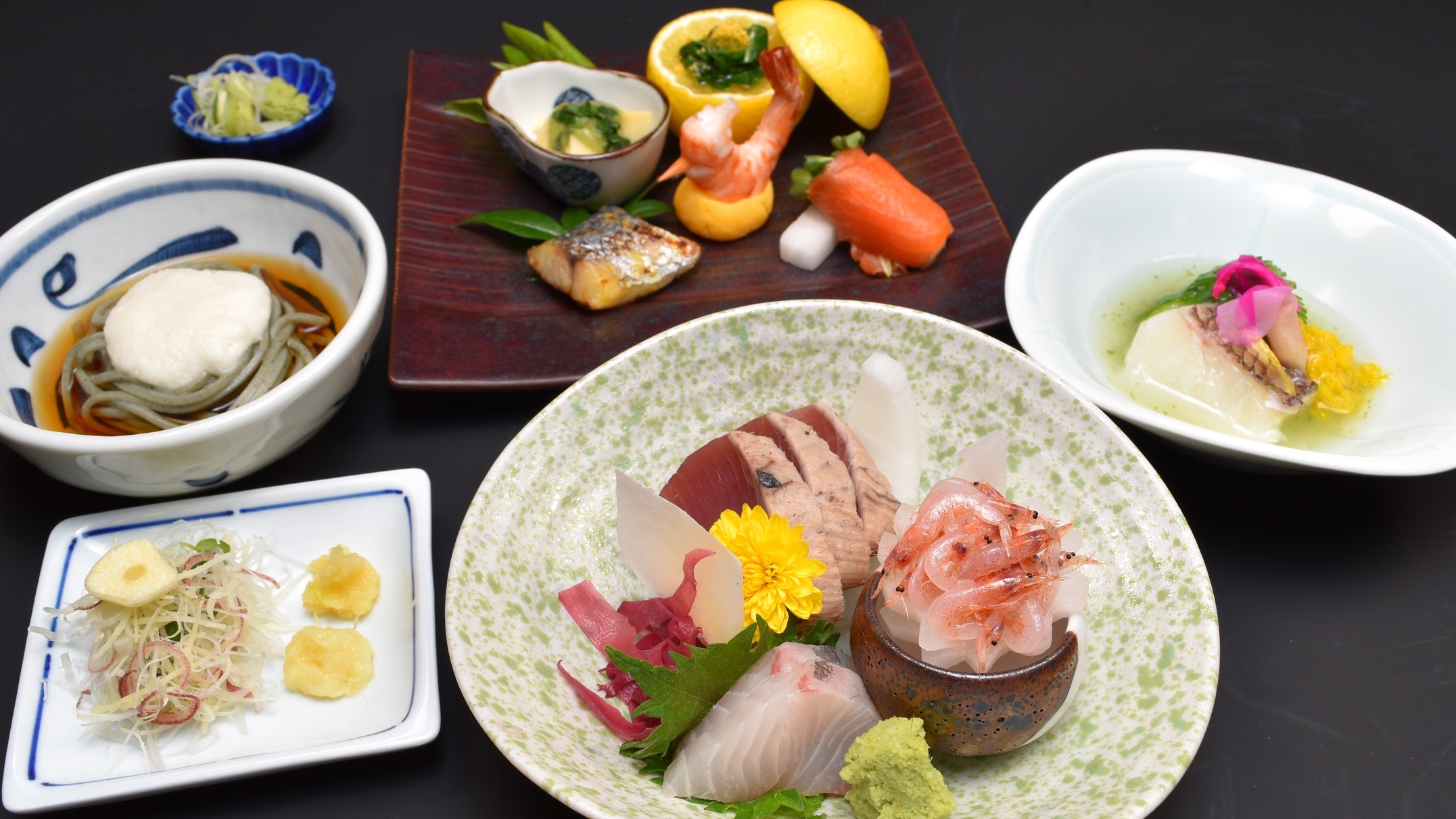 【貸切風呂割引特典付！】標準和室利用7時間＋温泉入浴＋レストランで夕食　《季節のオリジナル会席満喫》